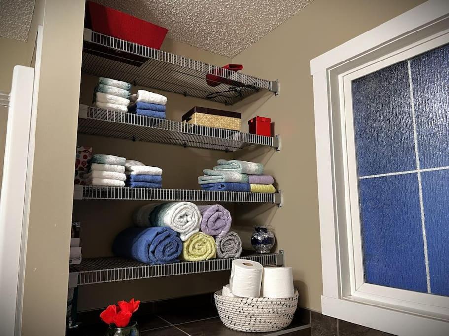 South Ed Stay Relax in our Spacious 3 BR Home