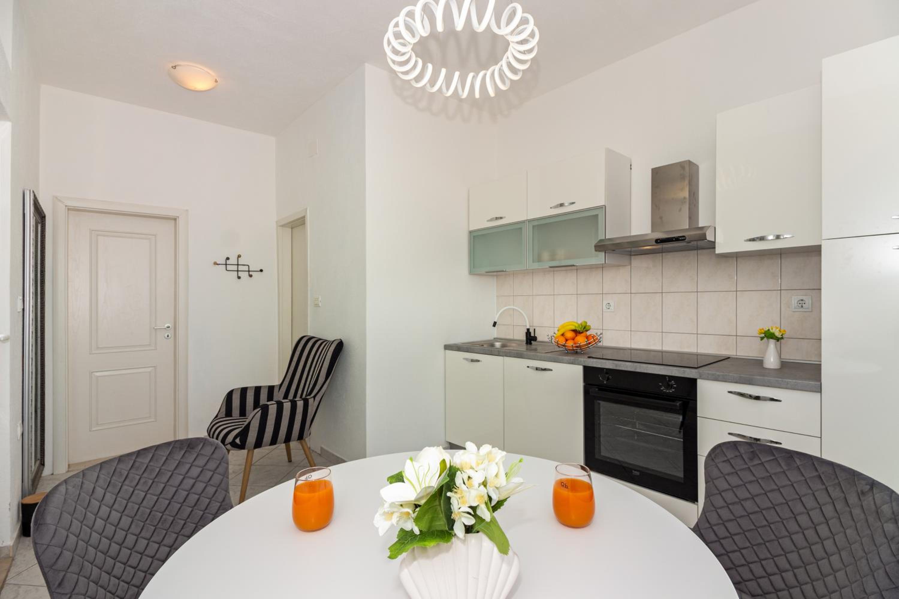 Apartment KATE only 10 meter from beach near SPLIT view 5