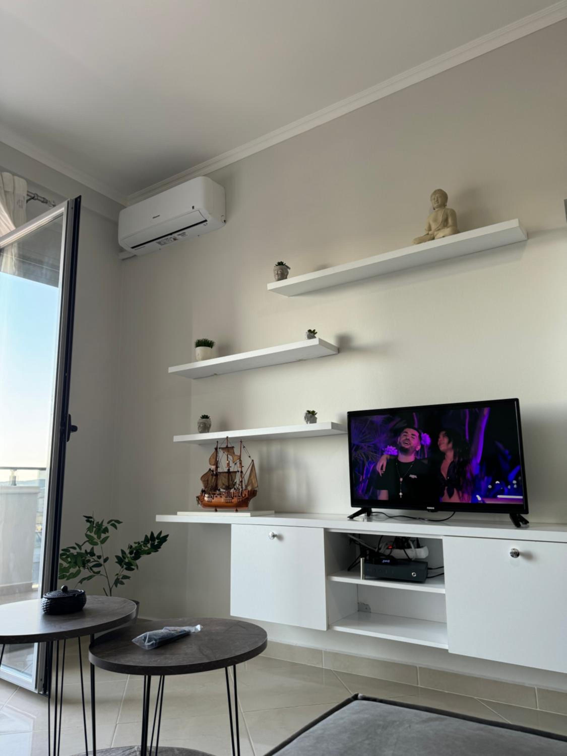 Vlora Centre Lions Gate 6 Apartment