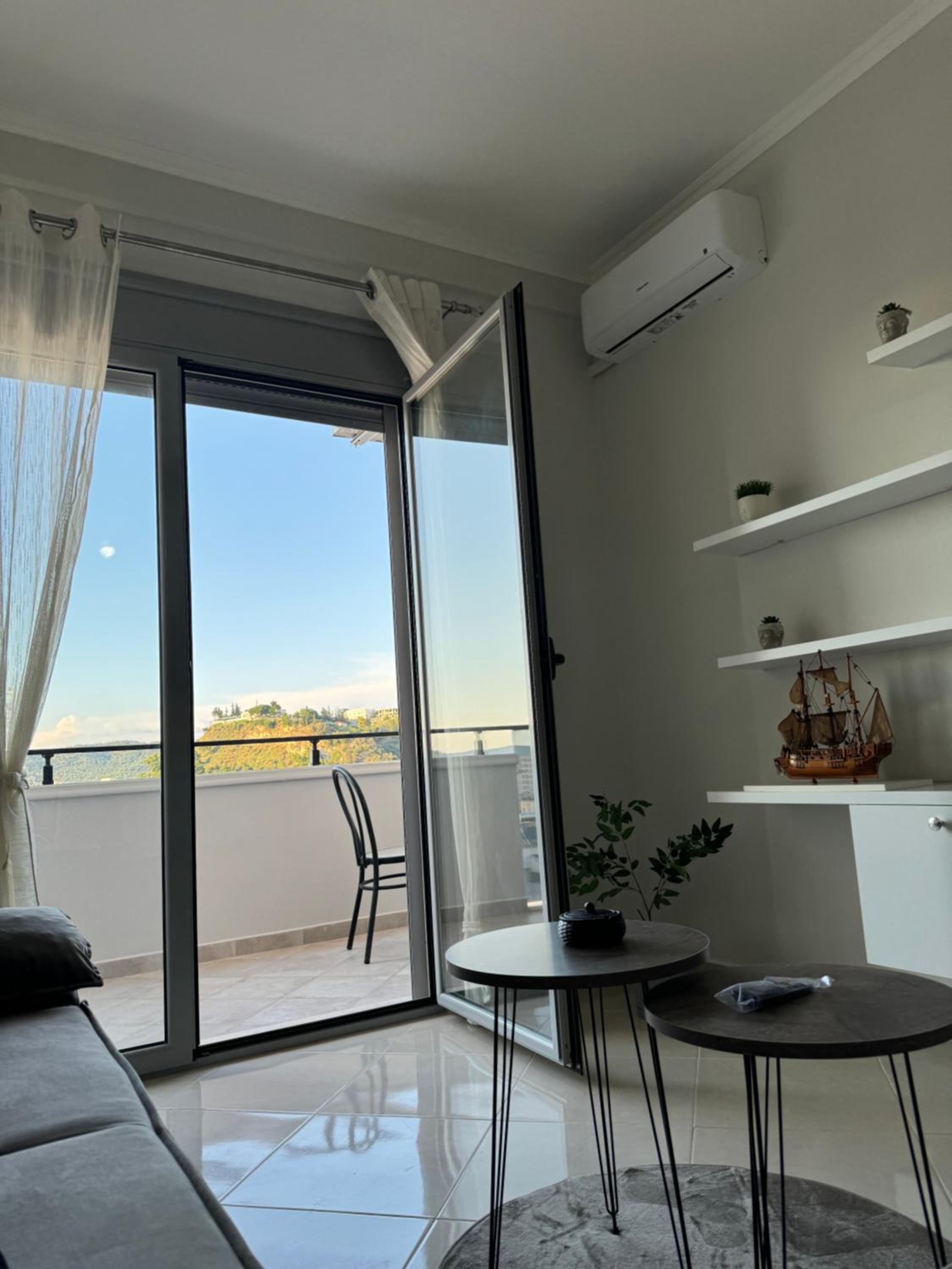 Vlora Centre Lions Gate 6 Apartment
