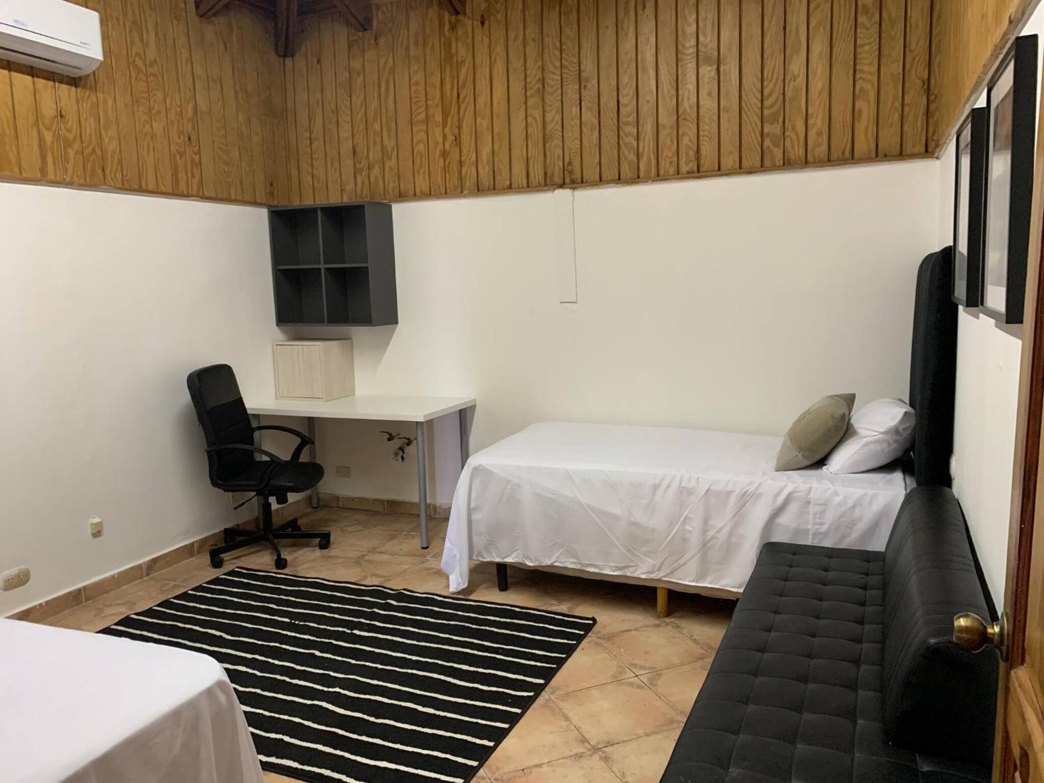 Elegant, Spacious Four Plus Rooms City Apartment