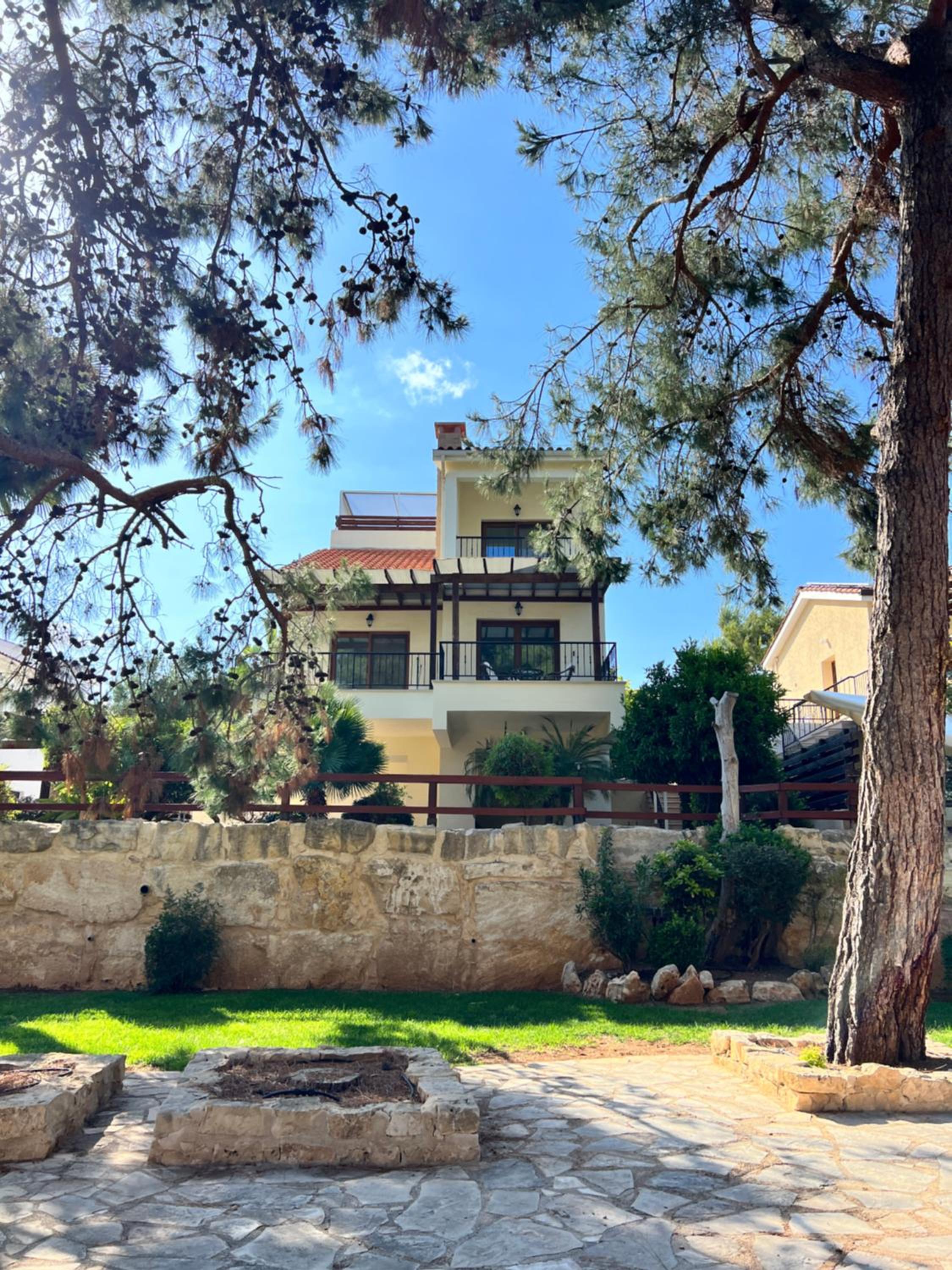 Hera Holiday Home