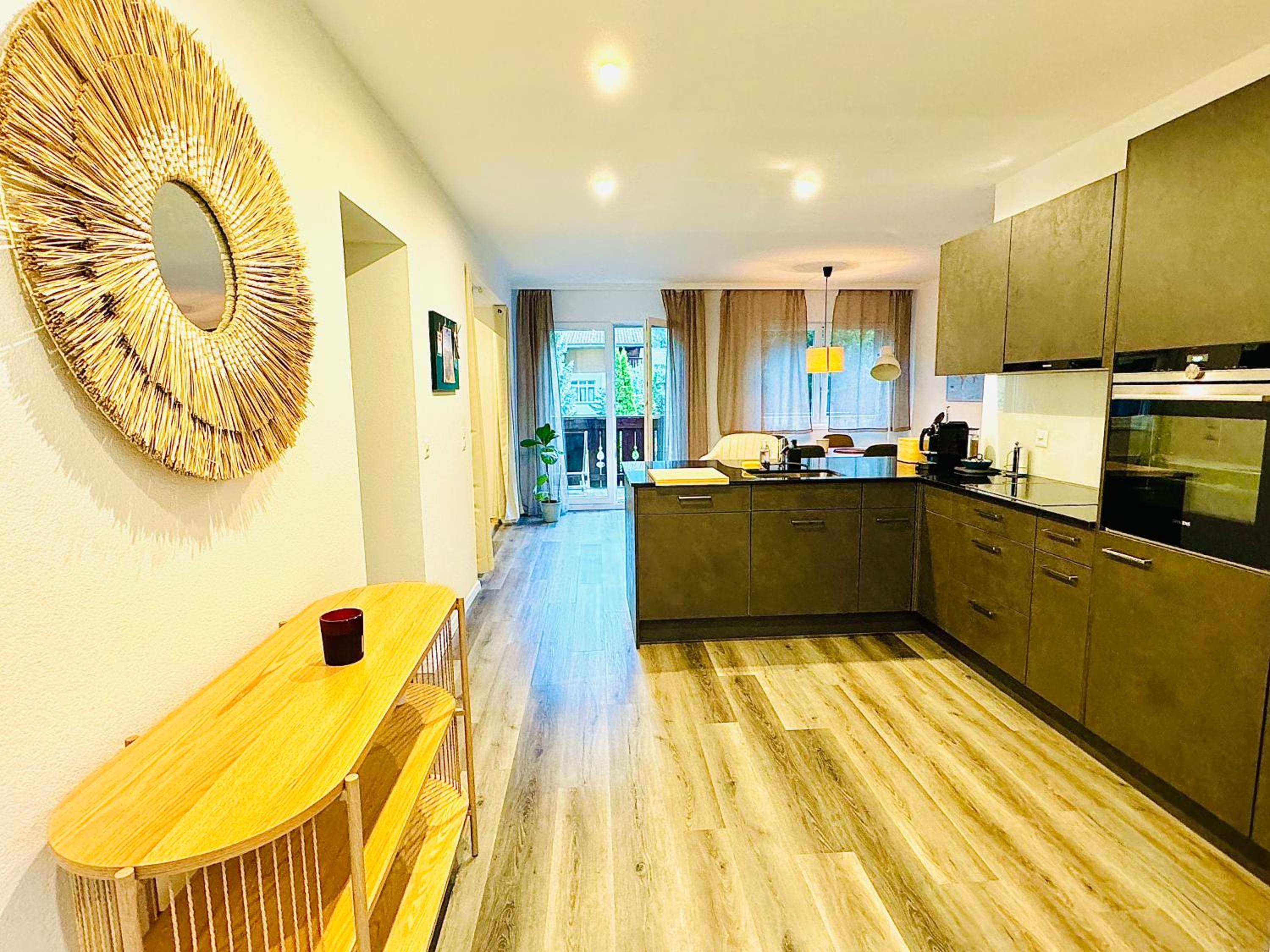 Bellevue & Classy Mountain View apartment