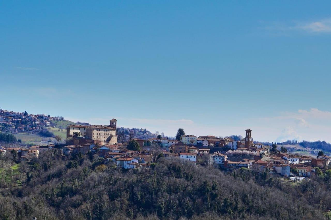 La casa rossa nel Monferrato a Moncucco Torinese view 4