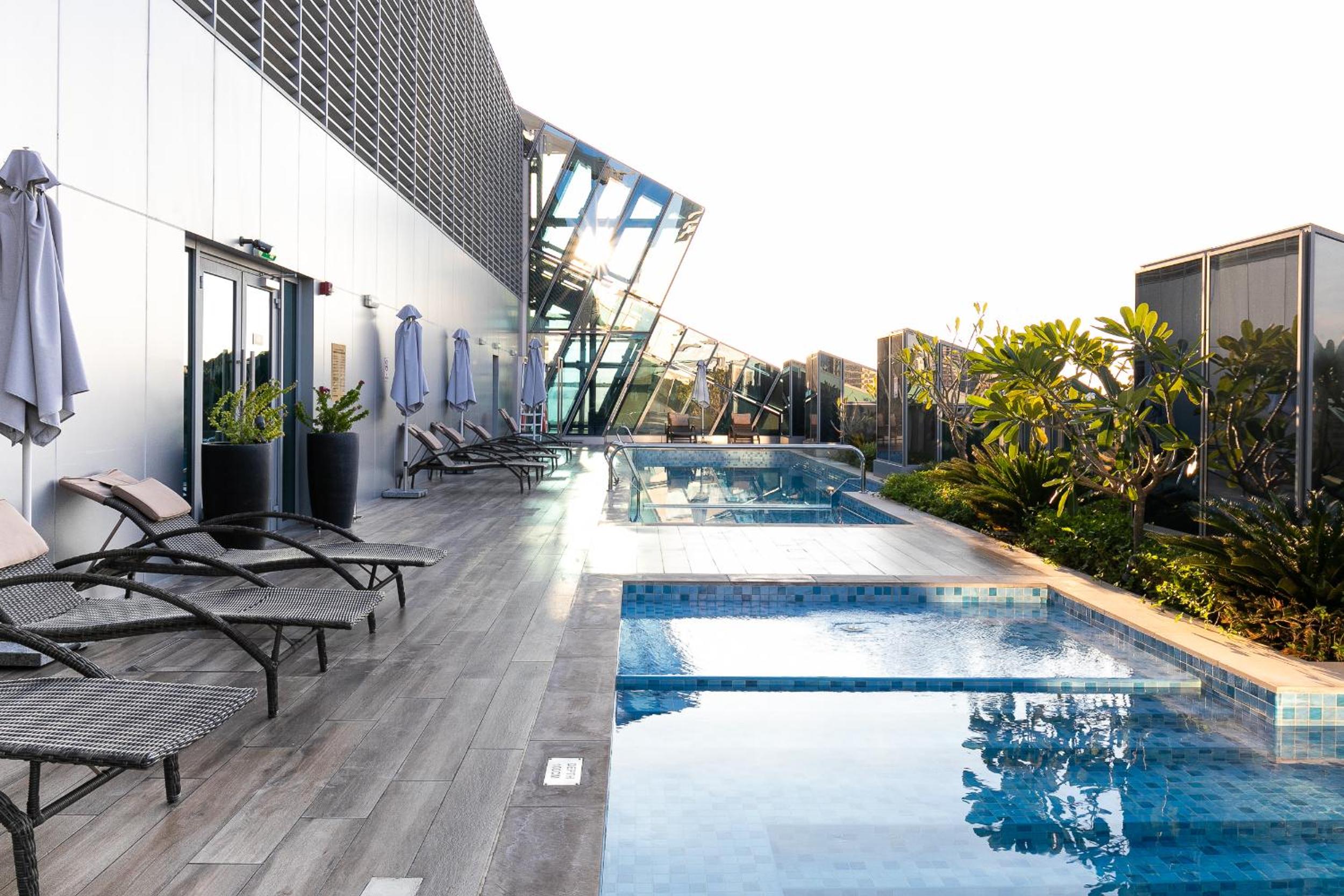 GLOBALSTAY J One Tower Apartments at Pearl of UAE