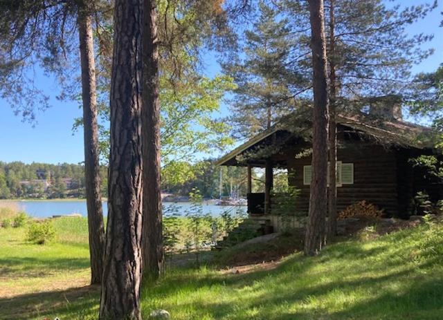 Naantalissa idyllinen merenrantatalo, OnnenPoukama
