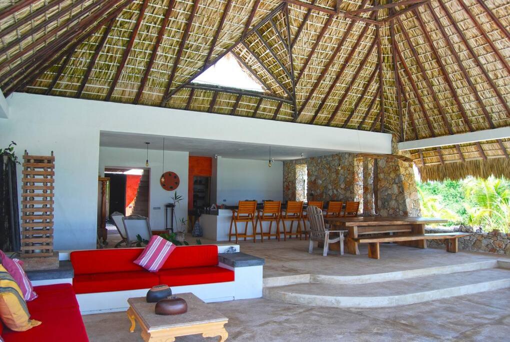 Casa Olivacea - Beachfront Villa