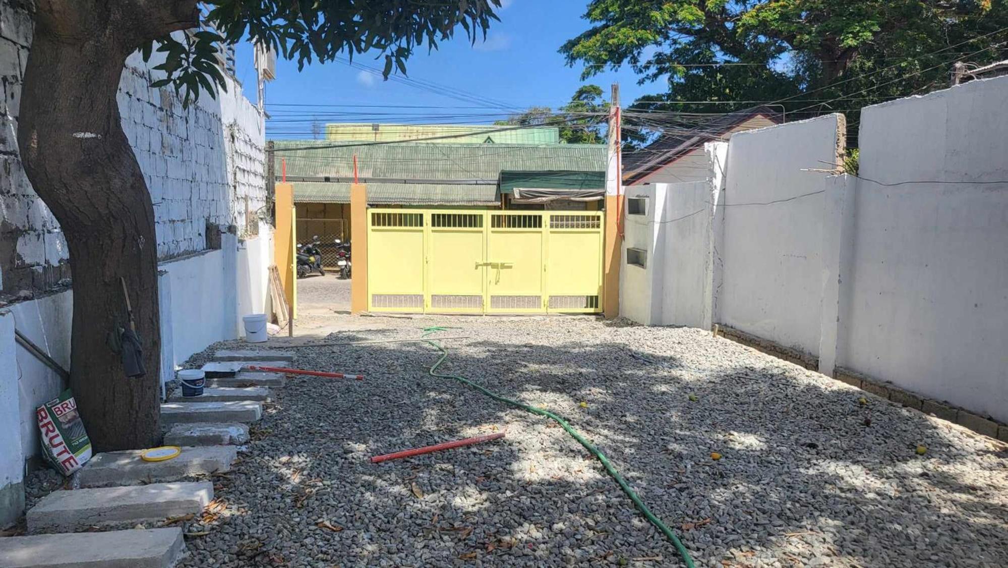 R and E Guest House