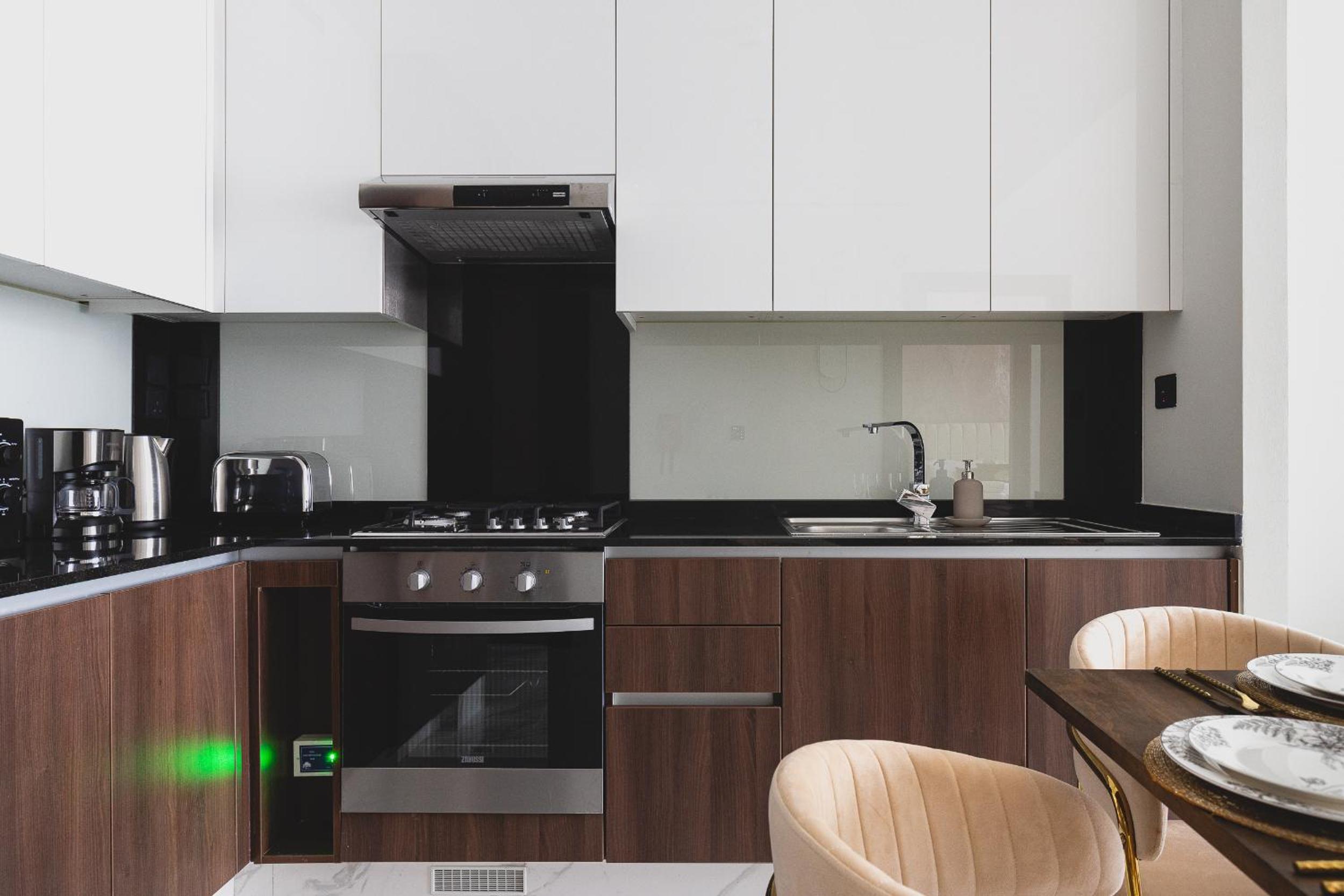 GLOBALSTAY J One Tower Apartments at Pearl of UAE