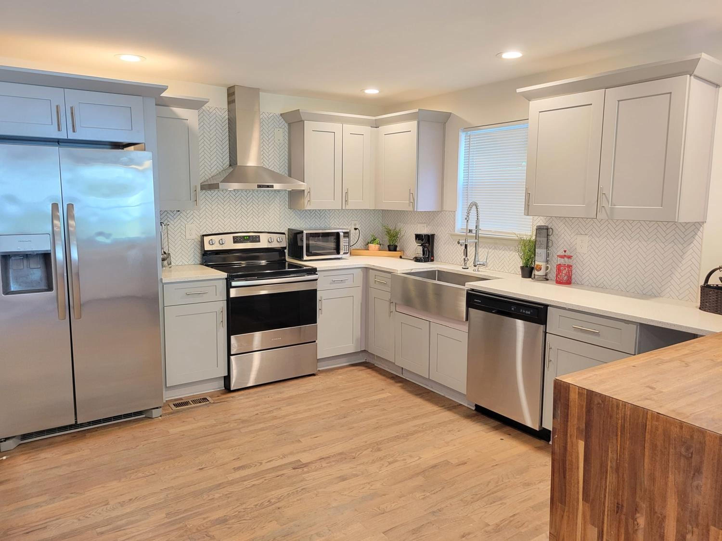 Westside Charmer - 10 min from Downtown view 2