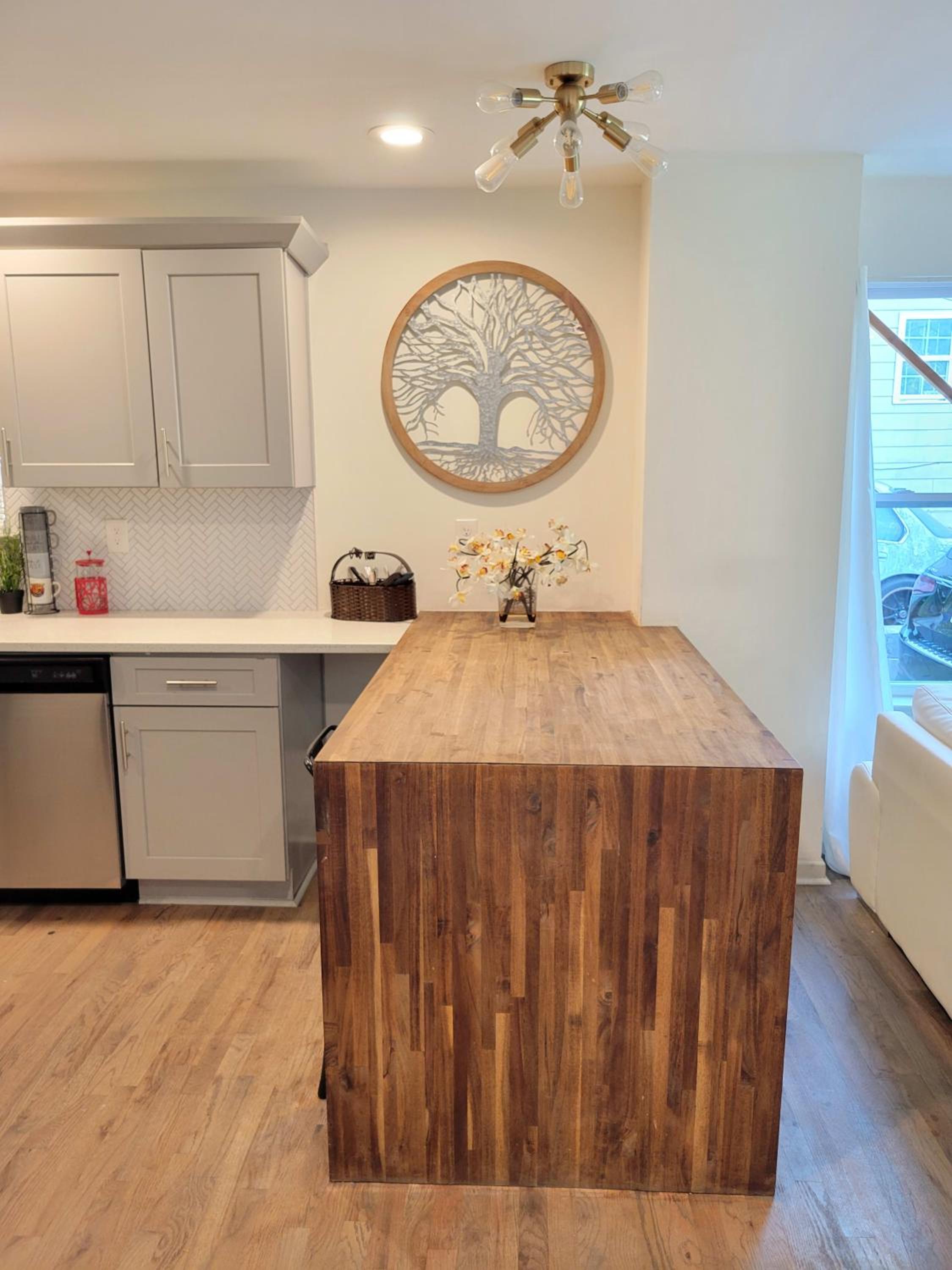 Westside Charmer - 10 min from Downtown view 3