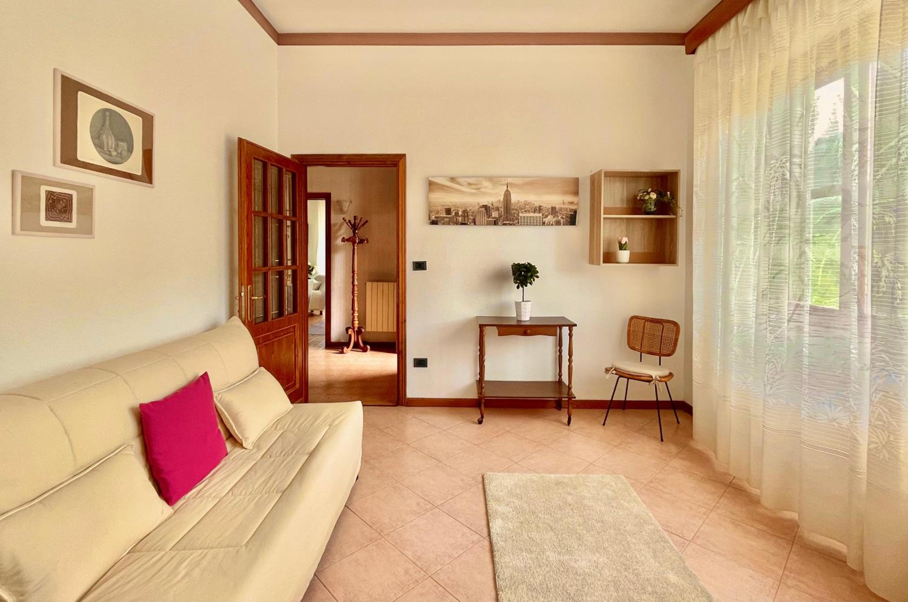Hostly - Villa Elisa - Between Pisa and Lucca view 3