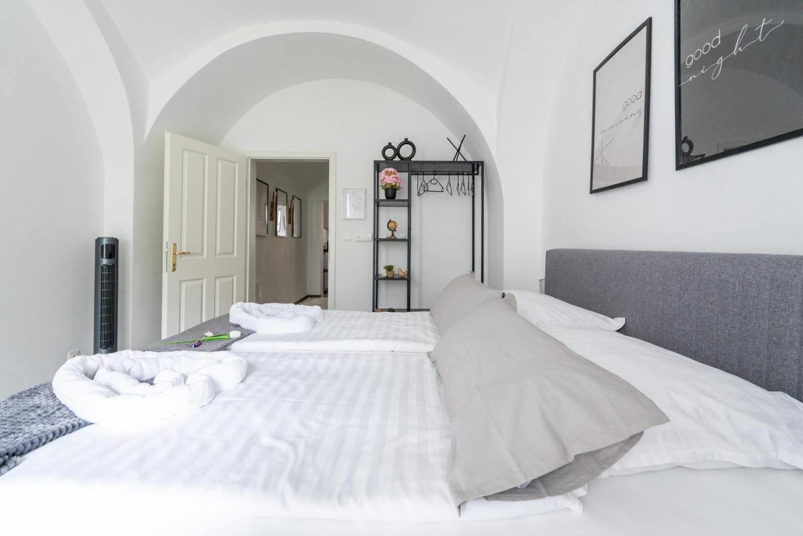 Tranquil Wachau Escape - 45m2 with Outdoor Terrace