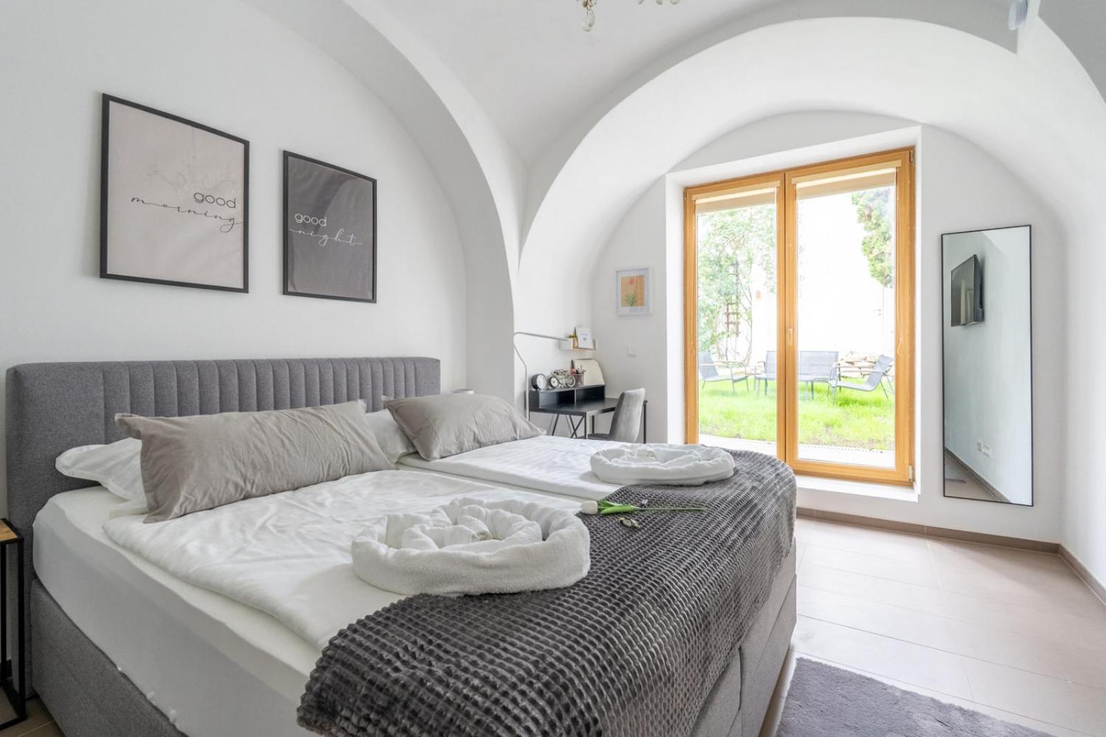 Tranquil Wachau Escape - 45m2 with Outdoor Terrace