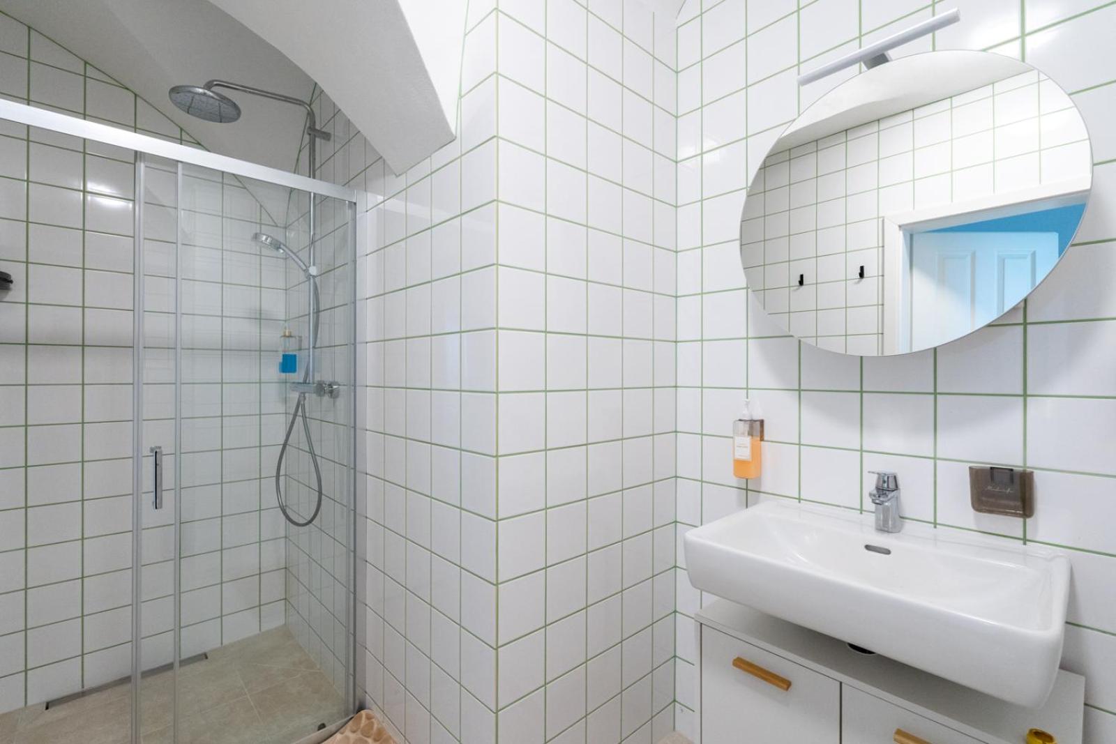Tranquil Wachau Escape - 45m2 with Outdoor Terrace