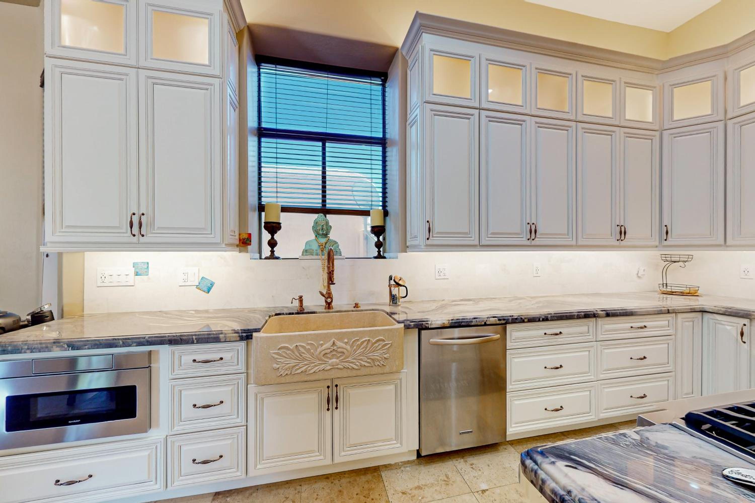 Saltwater Pool and Fire Pit Luxe Queen Creek Oasis!