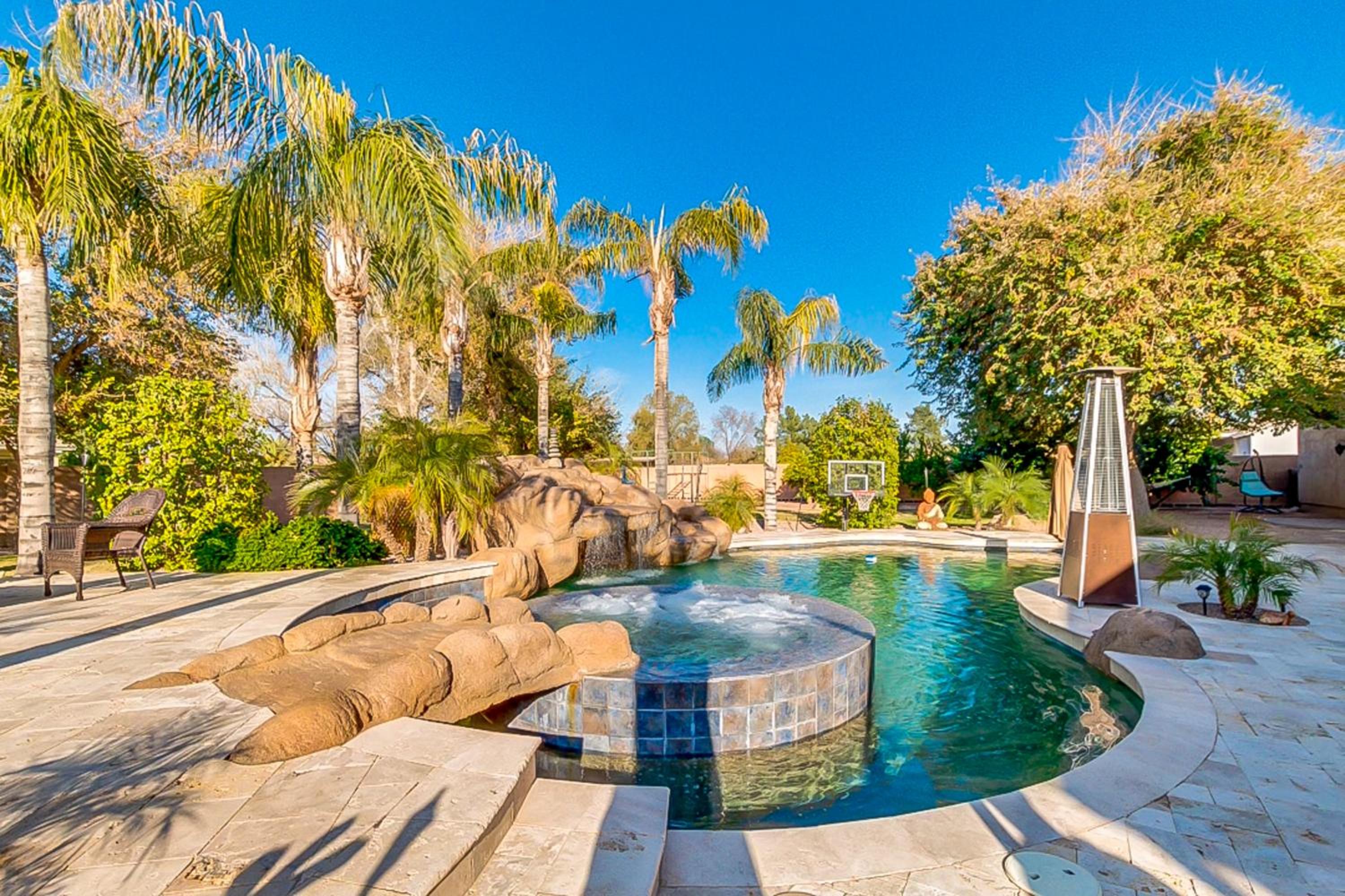 Saltwater Pool and Fire Pit Luxe Queen Creek Oasis!