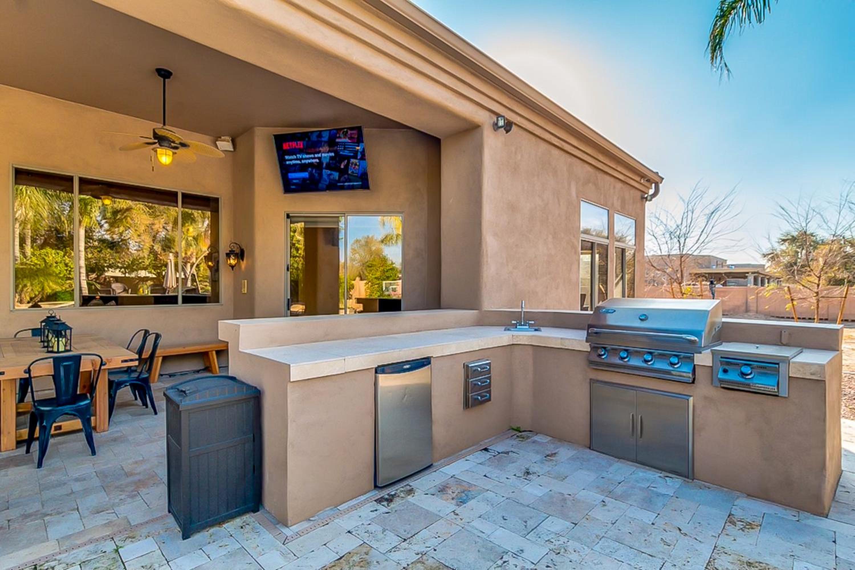 Saltwater Pool and Fire Pit Luxe Queen Creek Oasis!