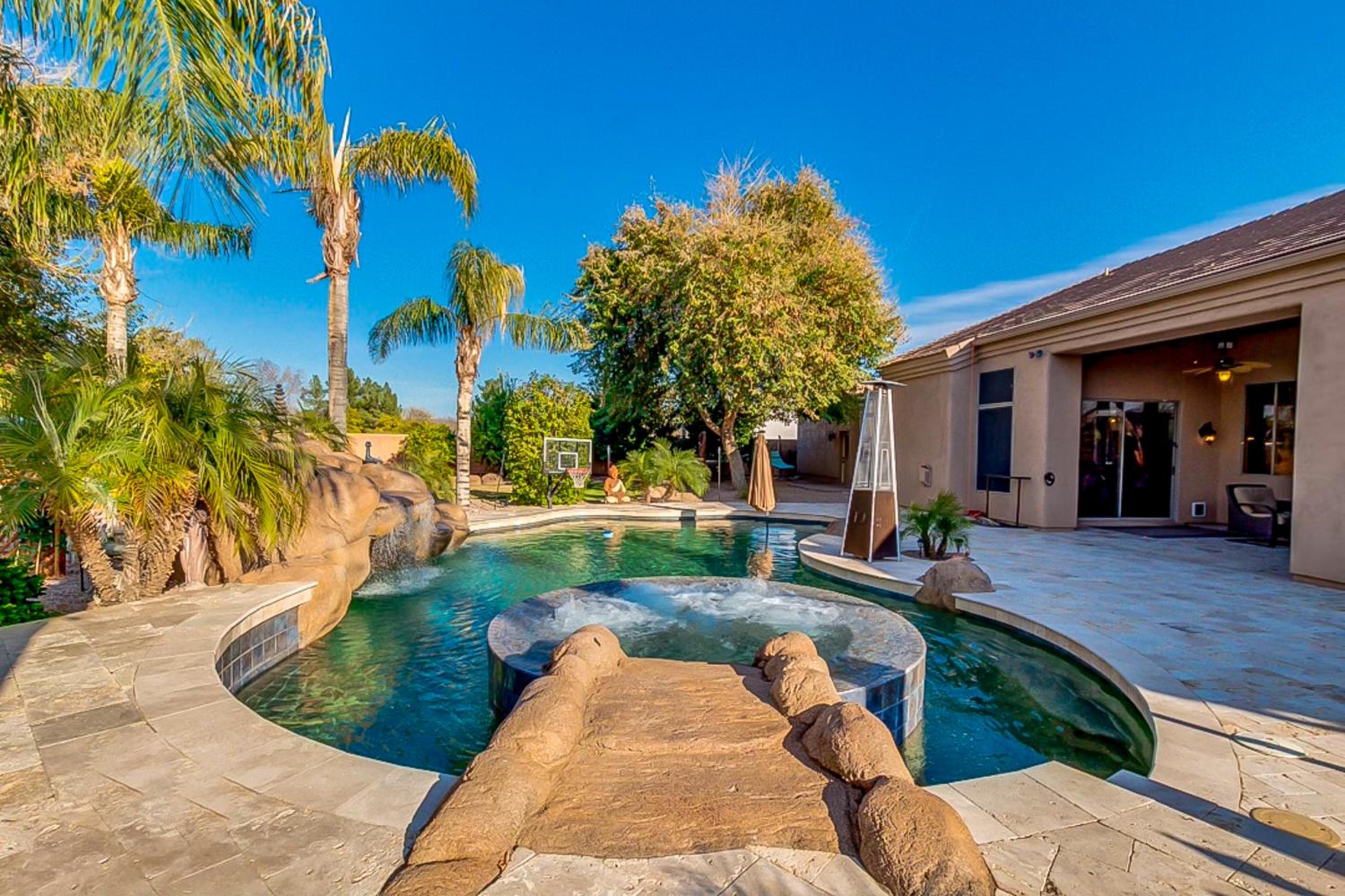 Saltwater Pool and Fire Pit Luxe Queen Creek Oasis!