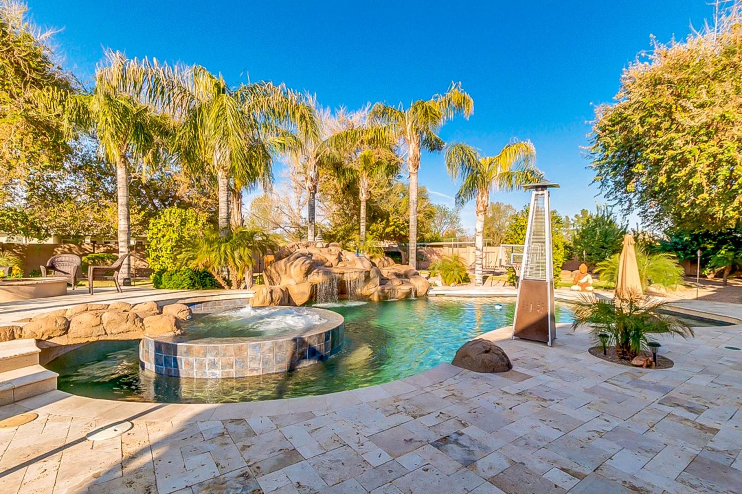 Saltwater Pool and Fire Pit Luxe Queen Creek Oasis!