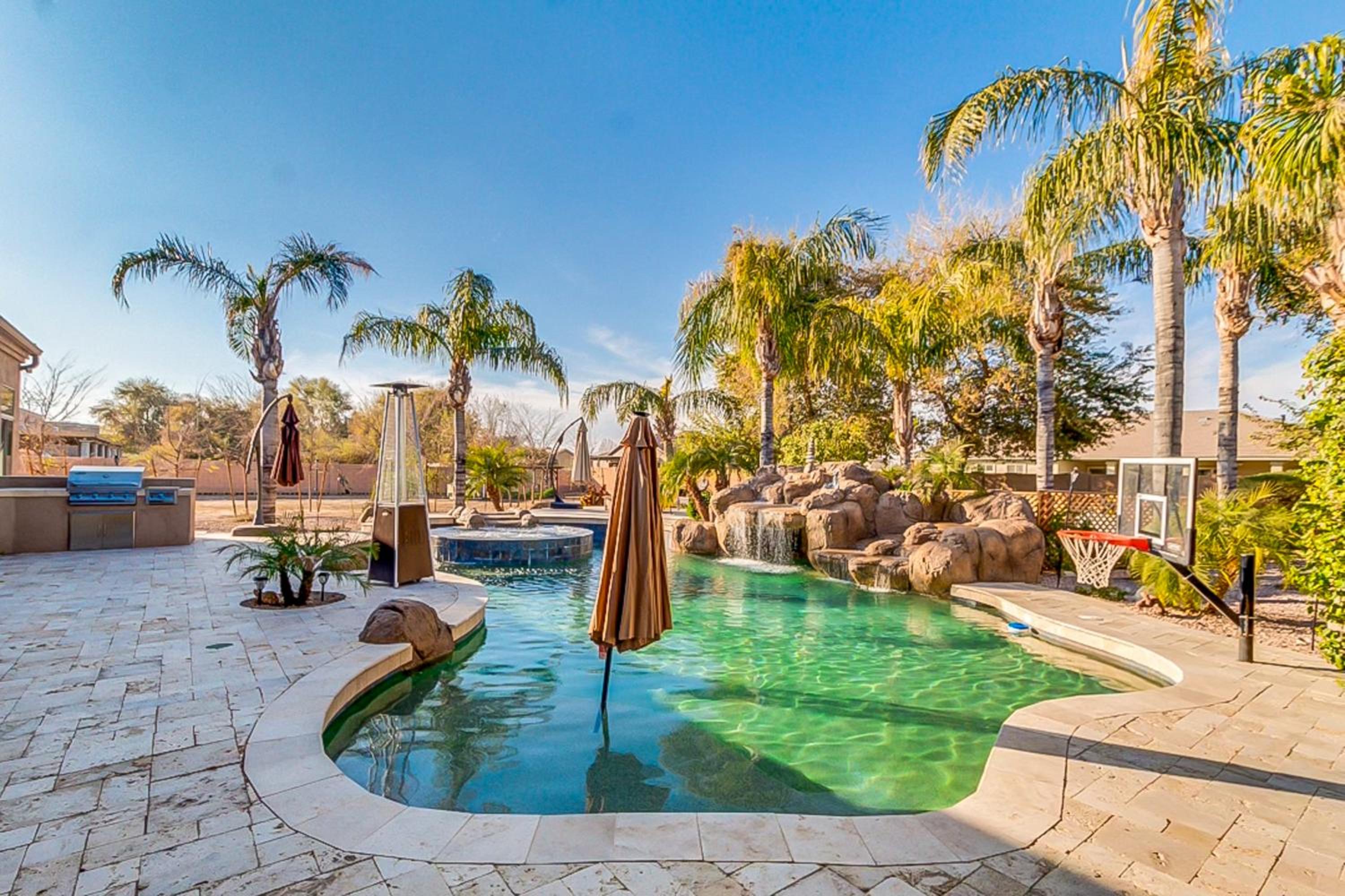 Saltwater Pool and Fire Pit Luxe Queen Creek Oasis!