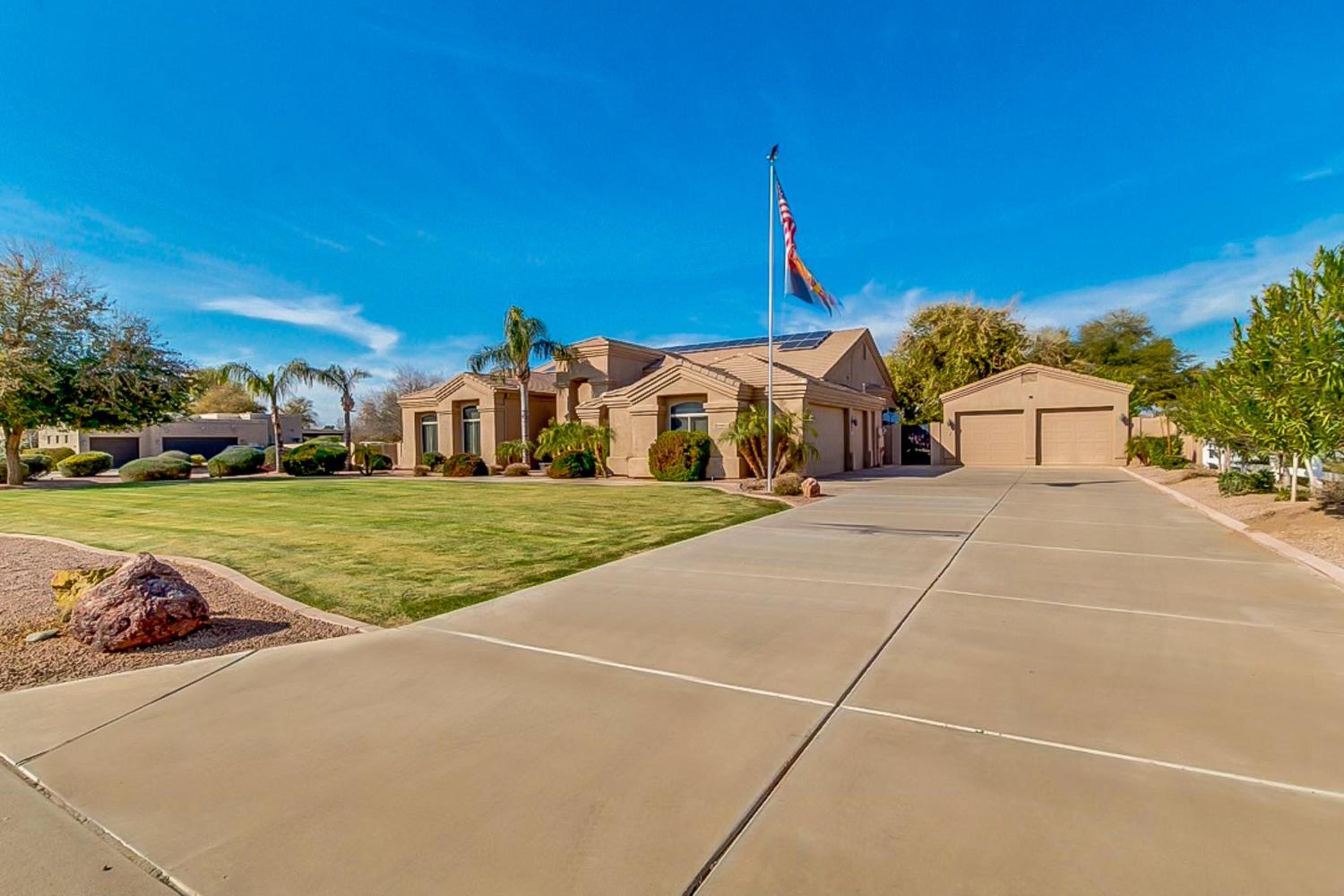 Saltwater Pool and Fire Pit Luxe Queen Creek Oasis!