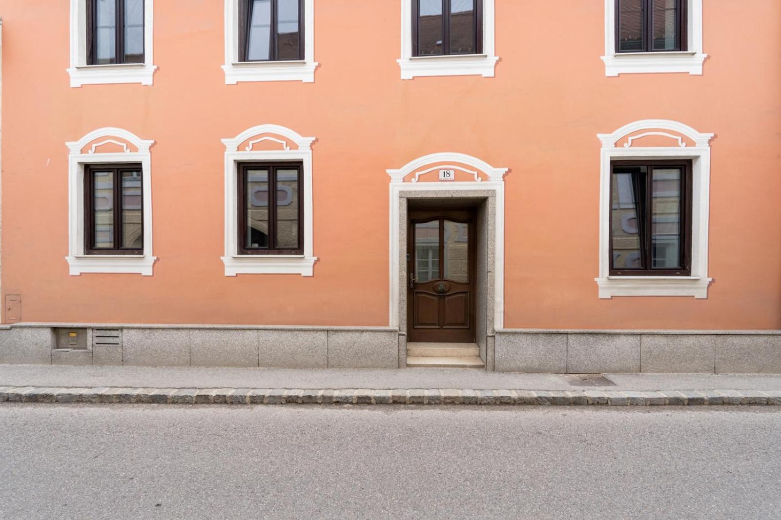 Live Work Relax in Wachau - 60m2 Perfect for Any Occasion with Garden