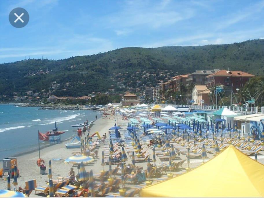 ANDORA, Villa INDIPENDENTE, ammessi ANIMALI, entrata e Giardino Dehor privato, luogo rigenerante ,SOLARIUM,Pace e relax,parcheggio privato gratuito