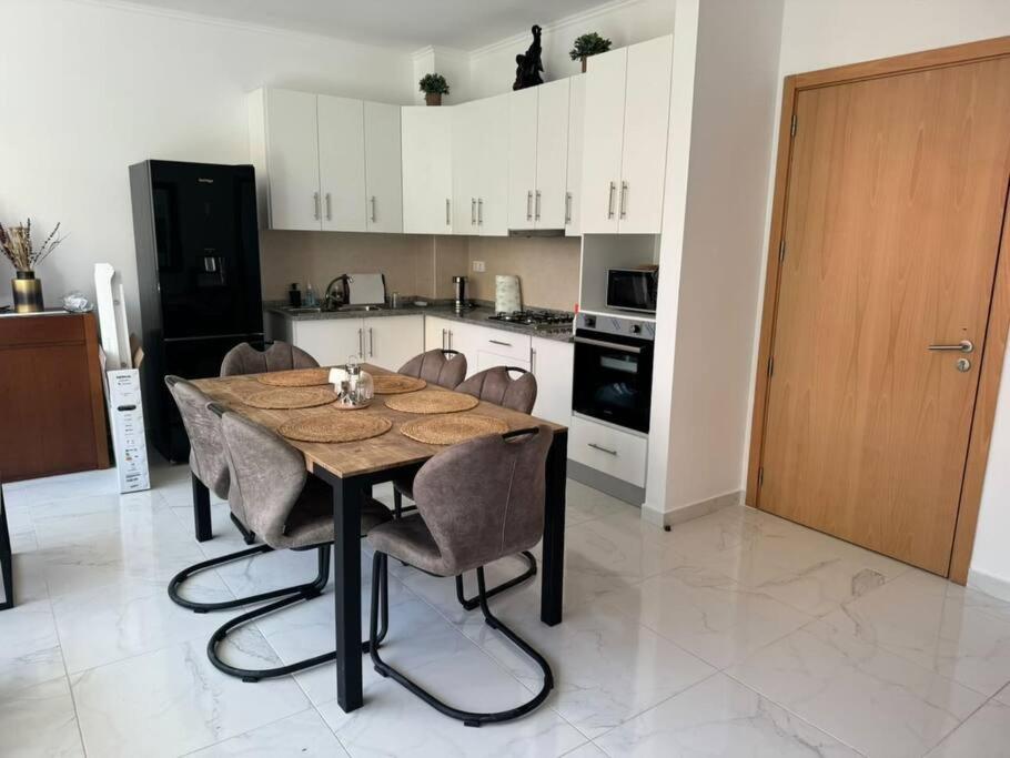 NEW Luxury Condo - In the heart of Santa Maria
