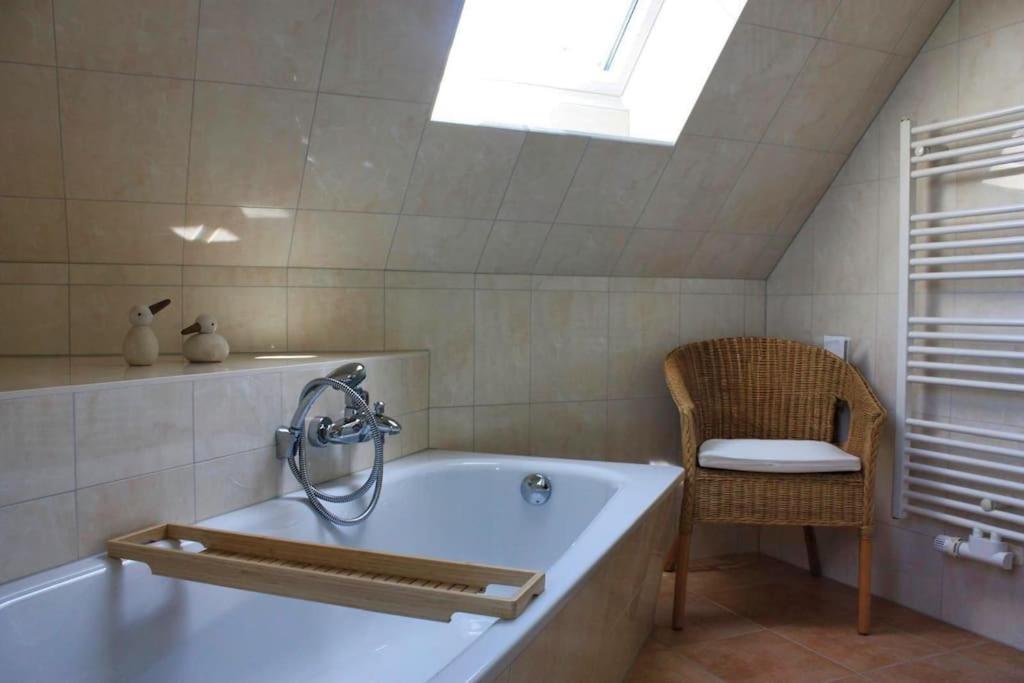 Ferienhaus Sandregenpfeifer mit Kamin, großem Garten & nahe Ostsee