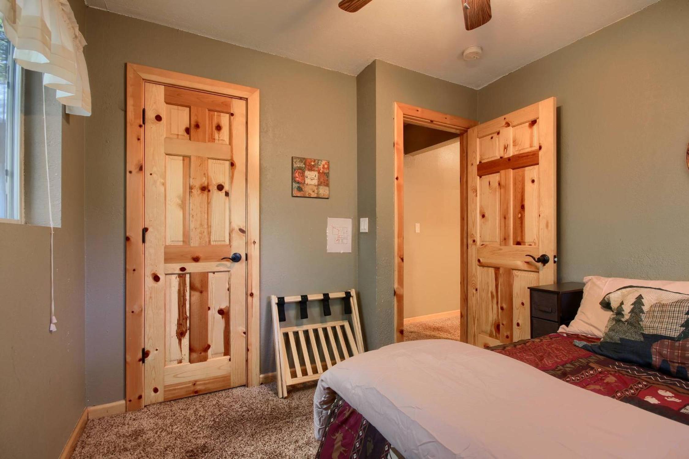 Hibernation Hideaway- Inside Yosemite- Dog Friendly view 5