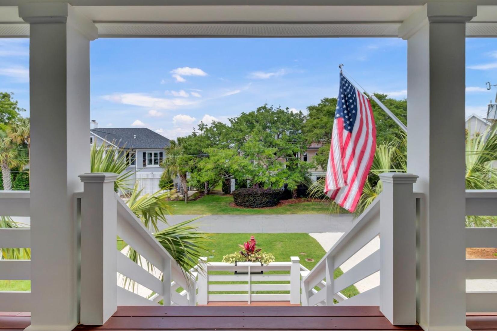 Be a Sullivans Local 1307 Cove Avenue by AvantStay Pool Outdoor Living