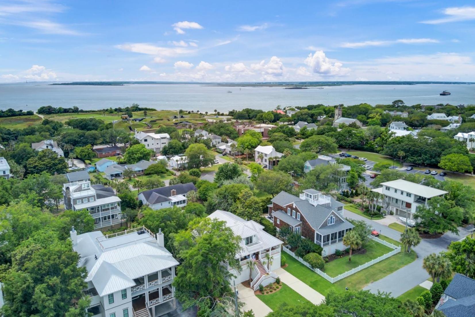 Be a Sullivans Local 1307 Cove Avenue by AvantStay Pool Outdoor Living