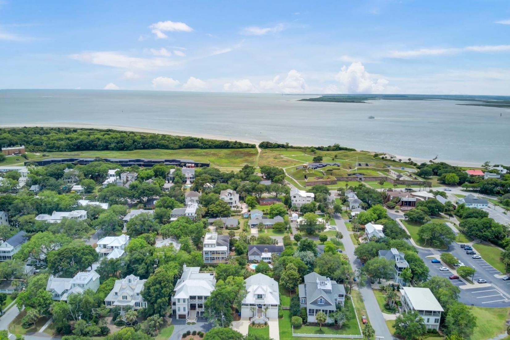 Be a Sullivans Local 1307 Cove Avenue by AvantStay Pool Outdoor Living