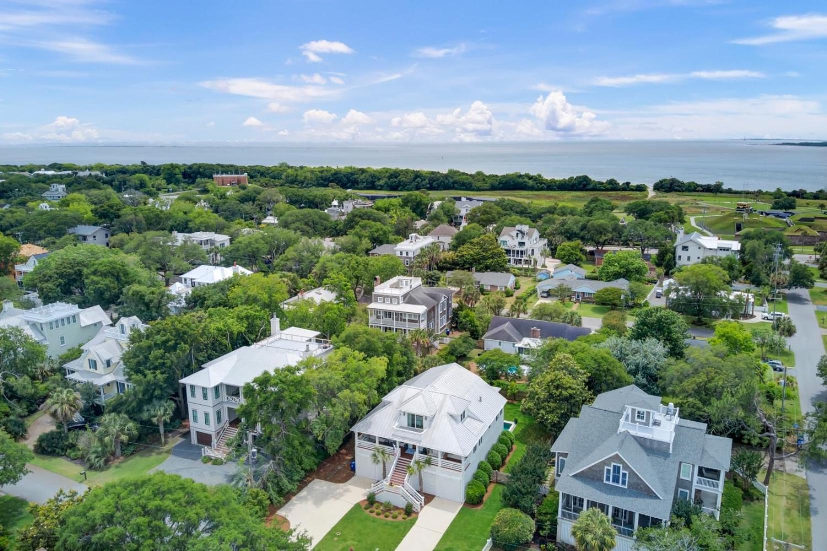 Be a Sullivans Local 1307 Cove Avenue by AvantStay Pool Outdoor Living