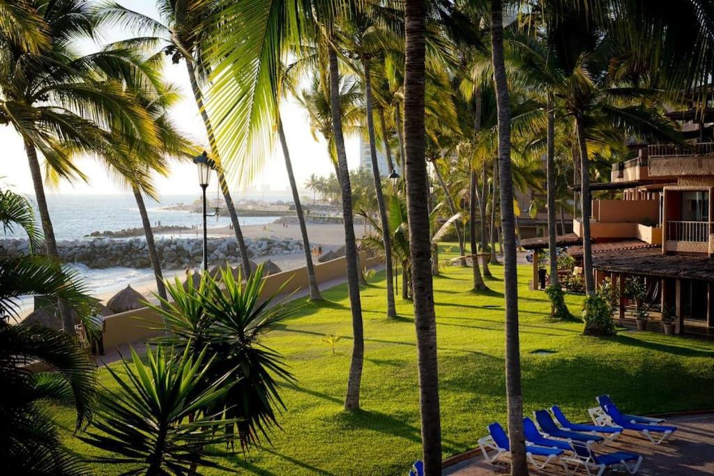 Beach front unit at Condominios Los Tules view 3