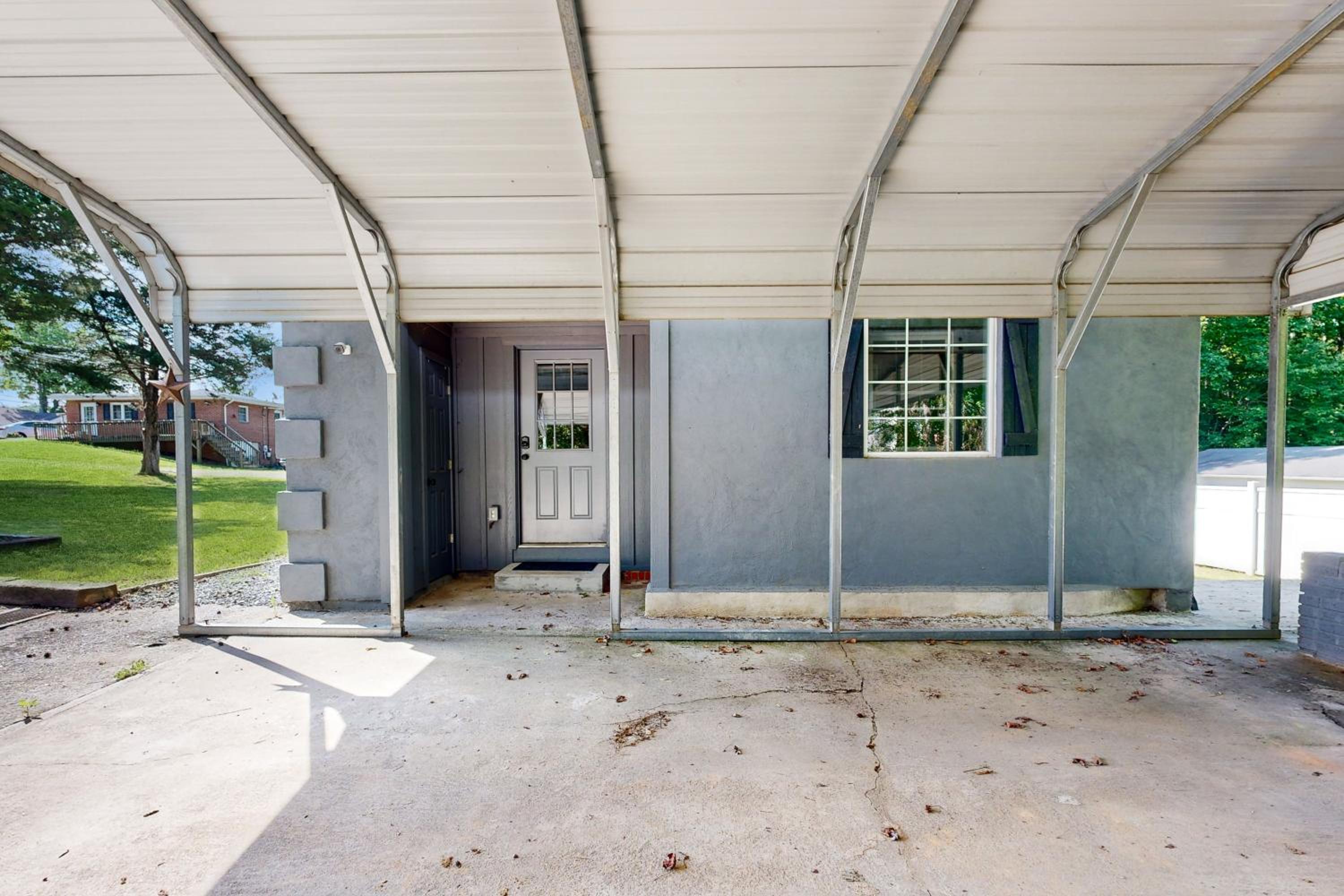 4 Mi to Dtwn Morganton! Family Retreat with Patio