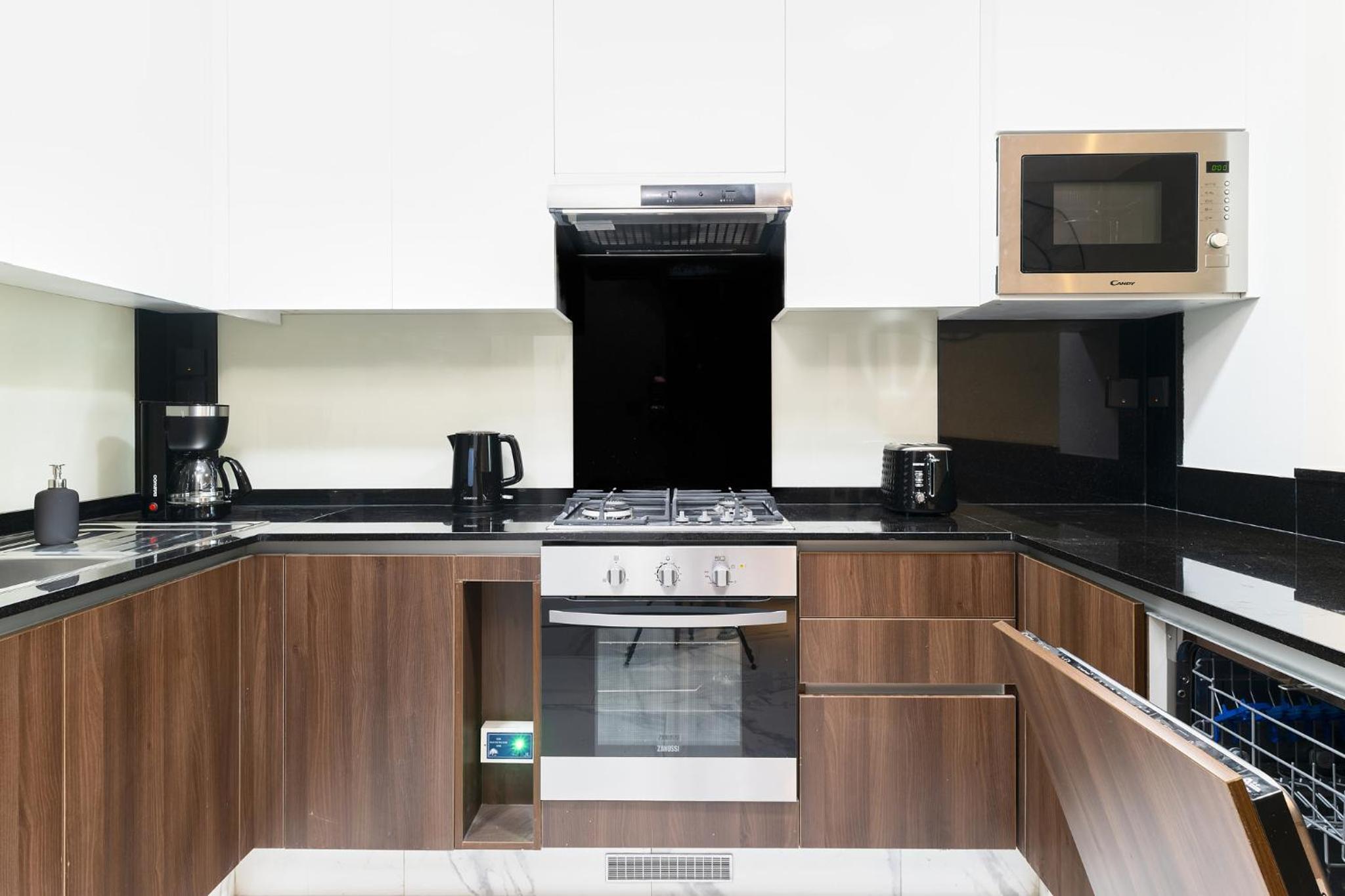 GLOBALSTAY J One Tower Apartments at Pearl of UAE