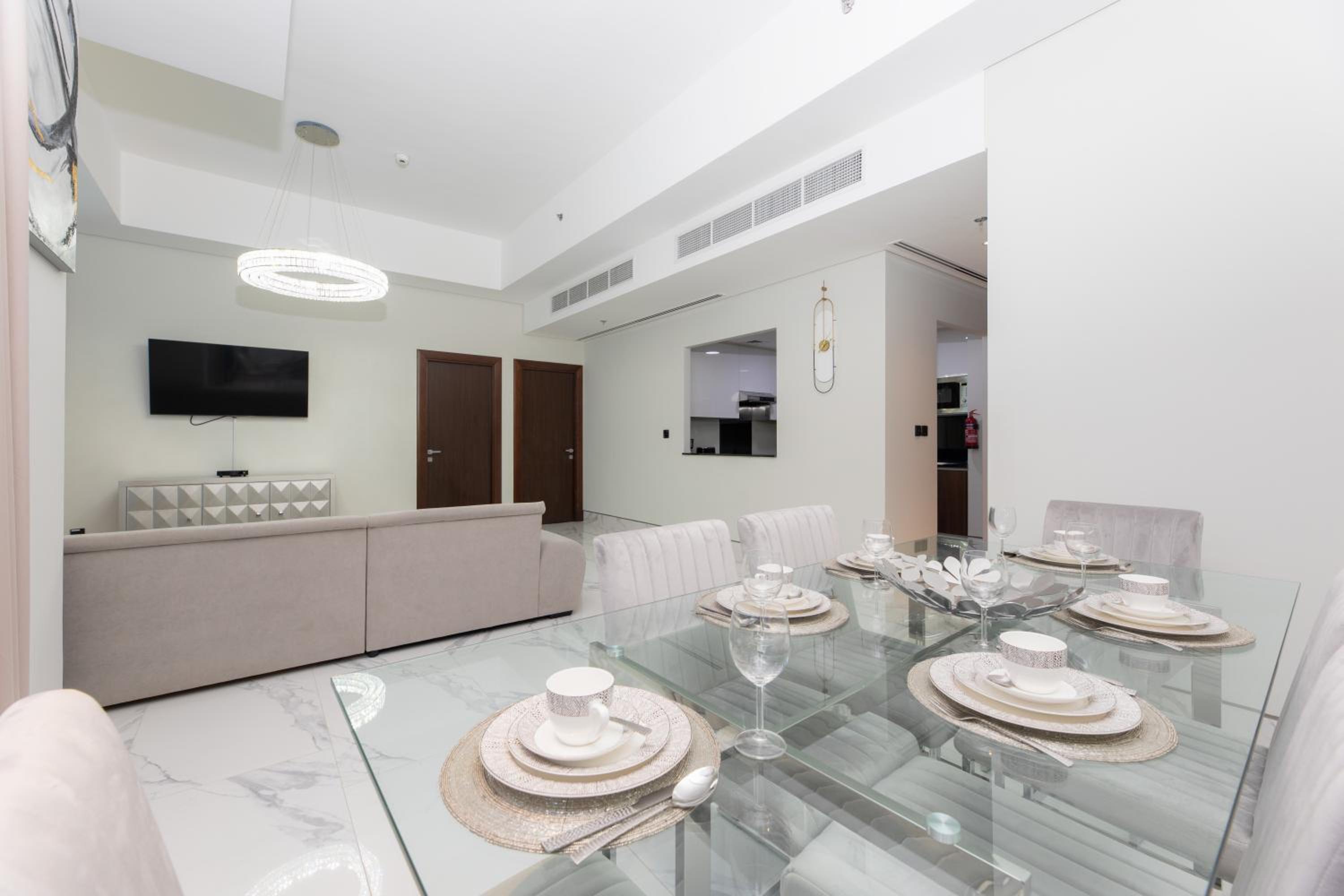 GLOBALSTAY J One Tower Apartments at Pearl of UAE