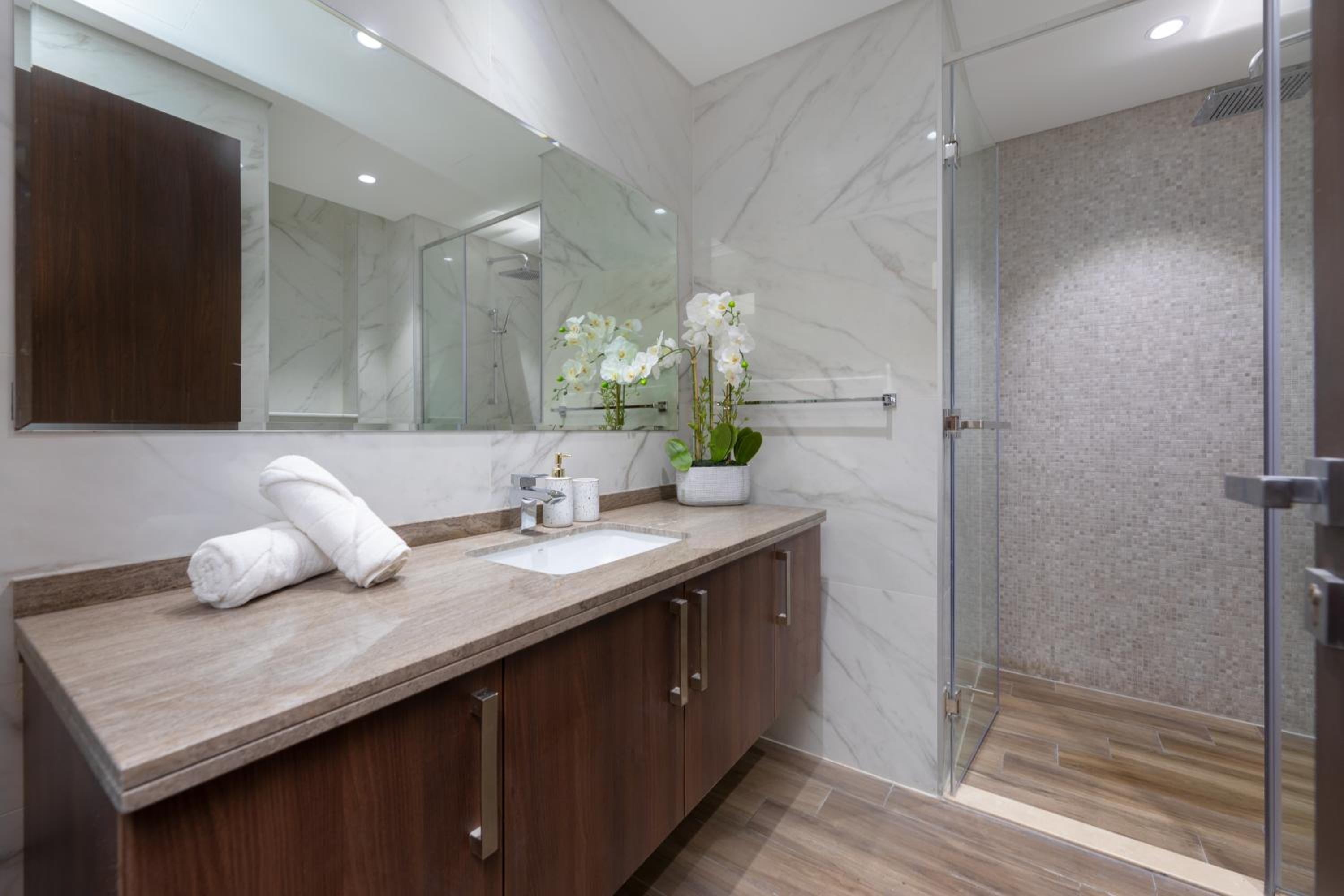 GLOBALSTAY J One Tower Apartments at Pearl of UAE