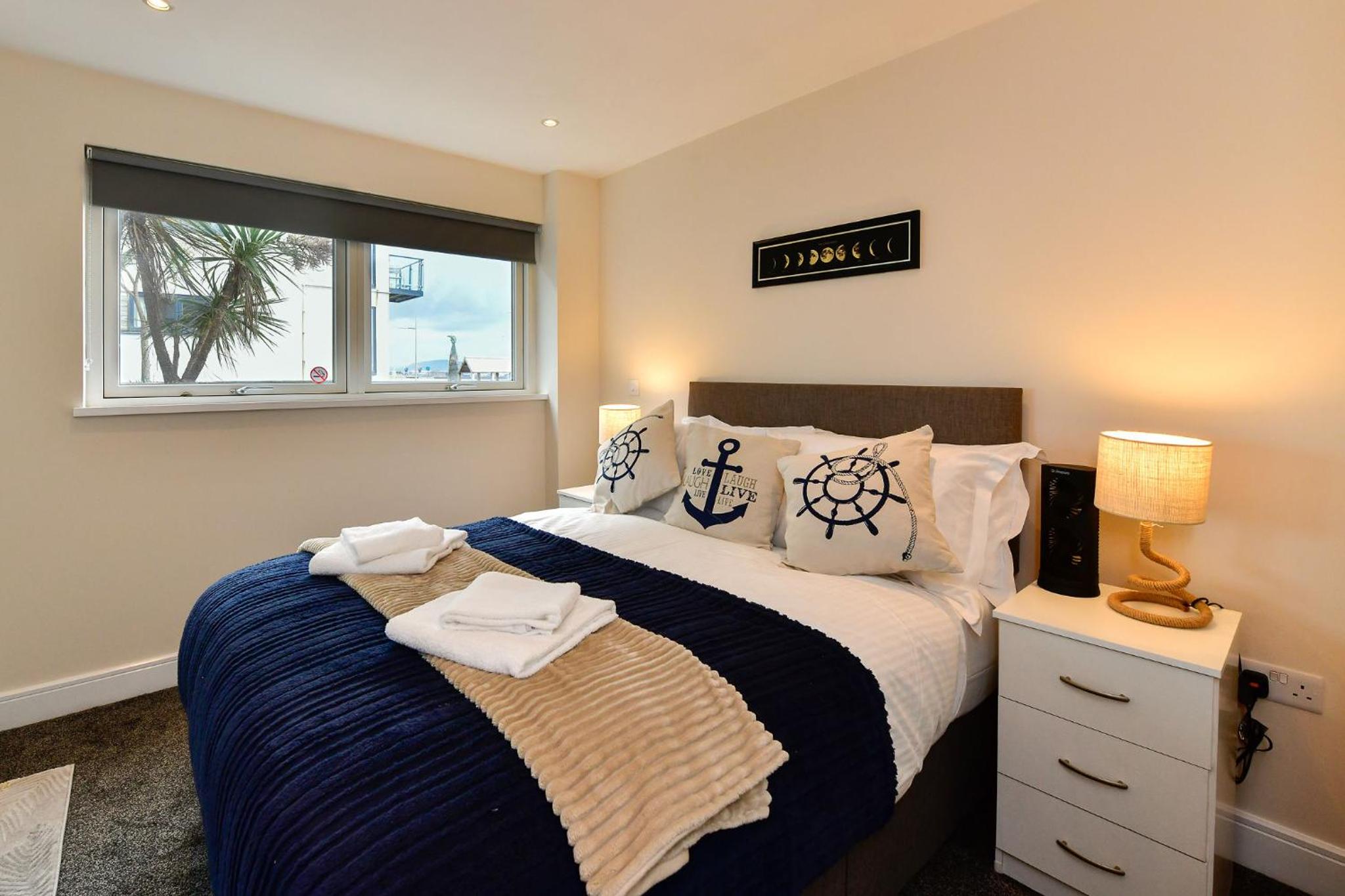 Just Stay Wales - Meridian Bay Beachfront Apartment with Private Secure Parking view 3