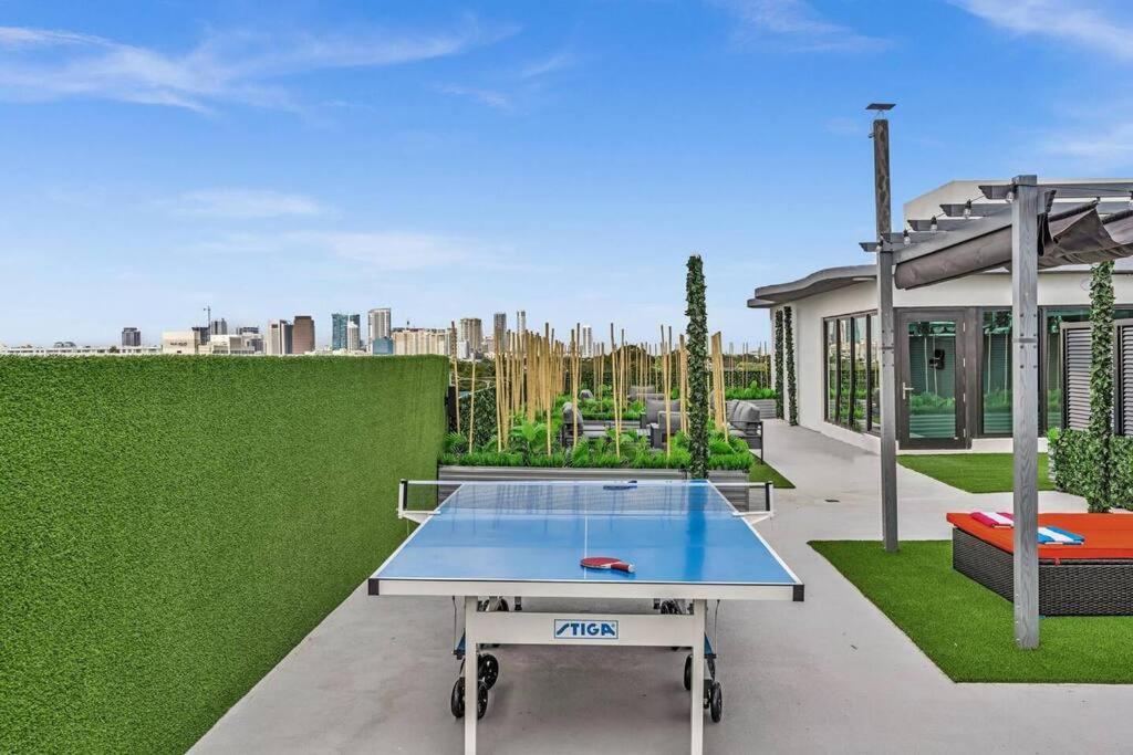 Upscale 3 Bed 3 Bath Condo Prime Location by FLL Airport