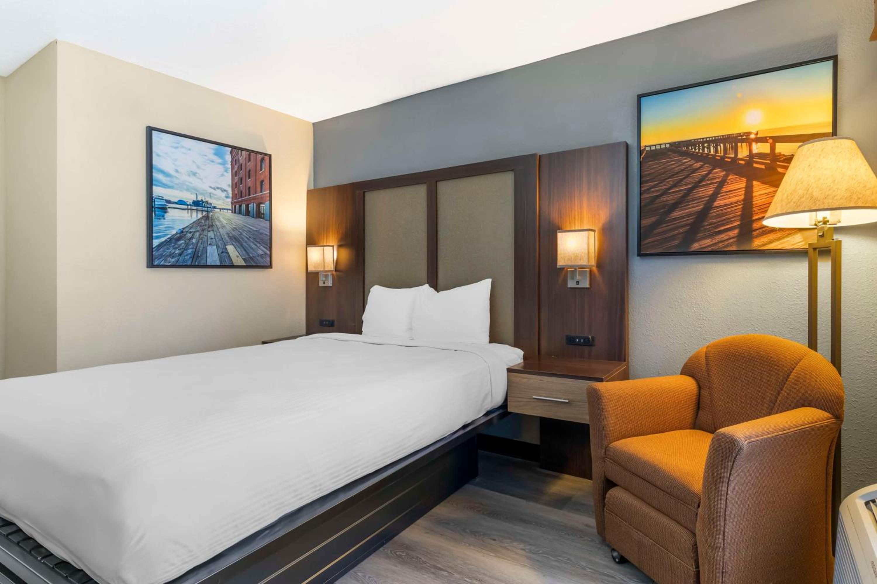 Salisbury Vacations - Best Western Salisbury Plaza - Property Image 11