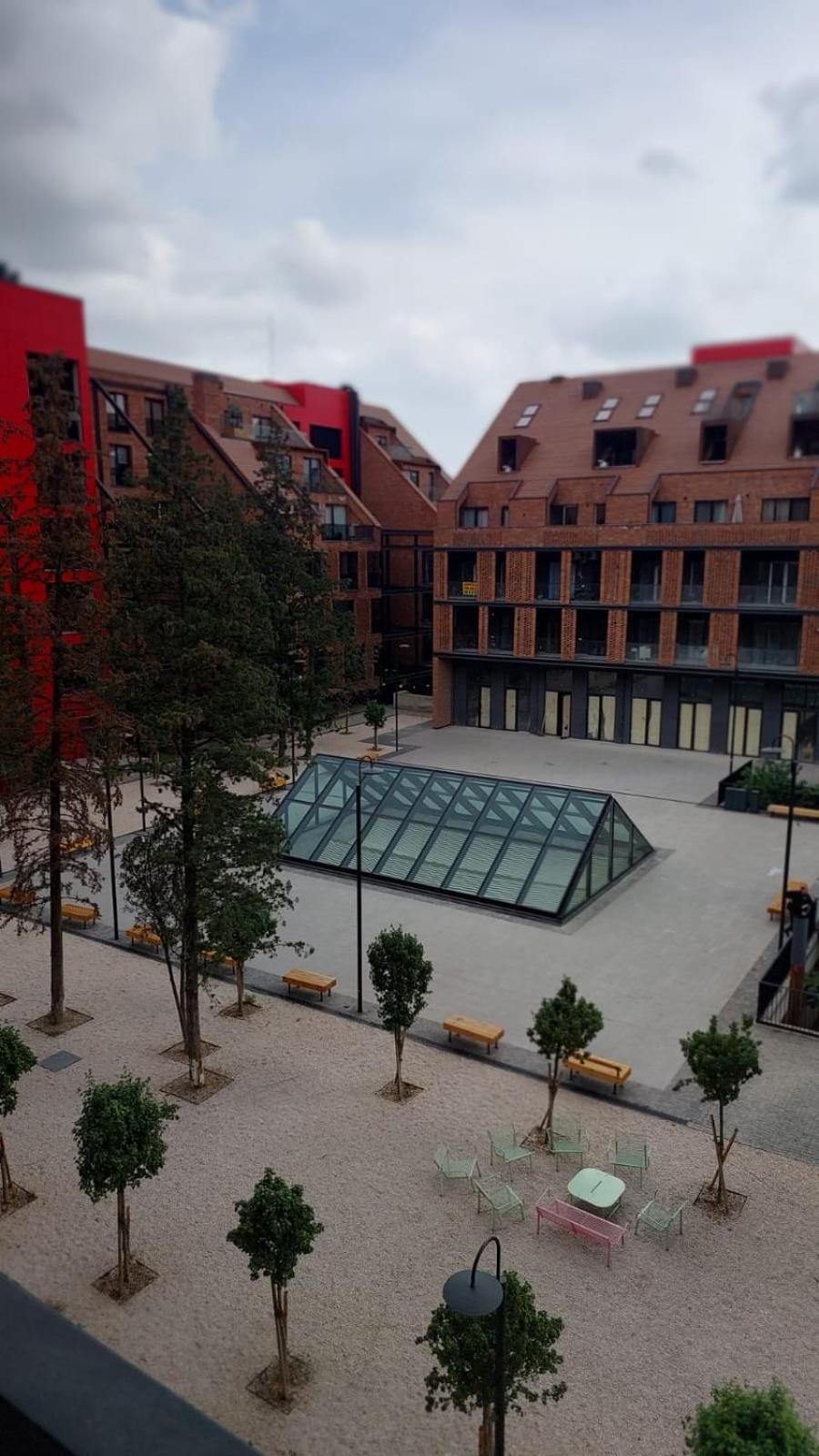 Brand new 1BR Top Moedani