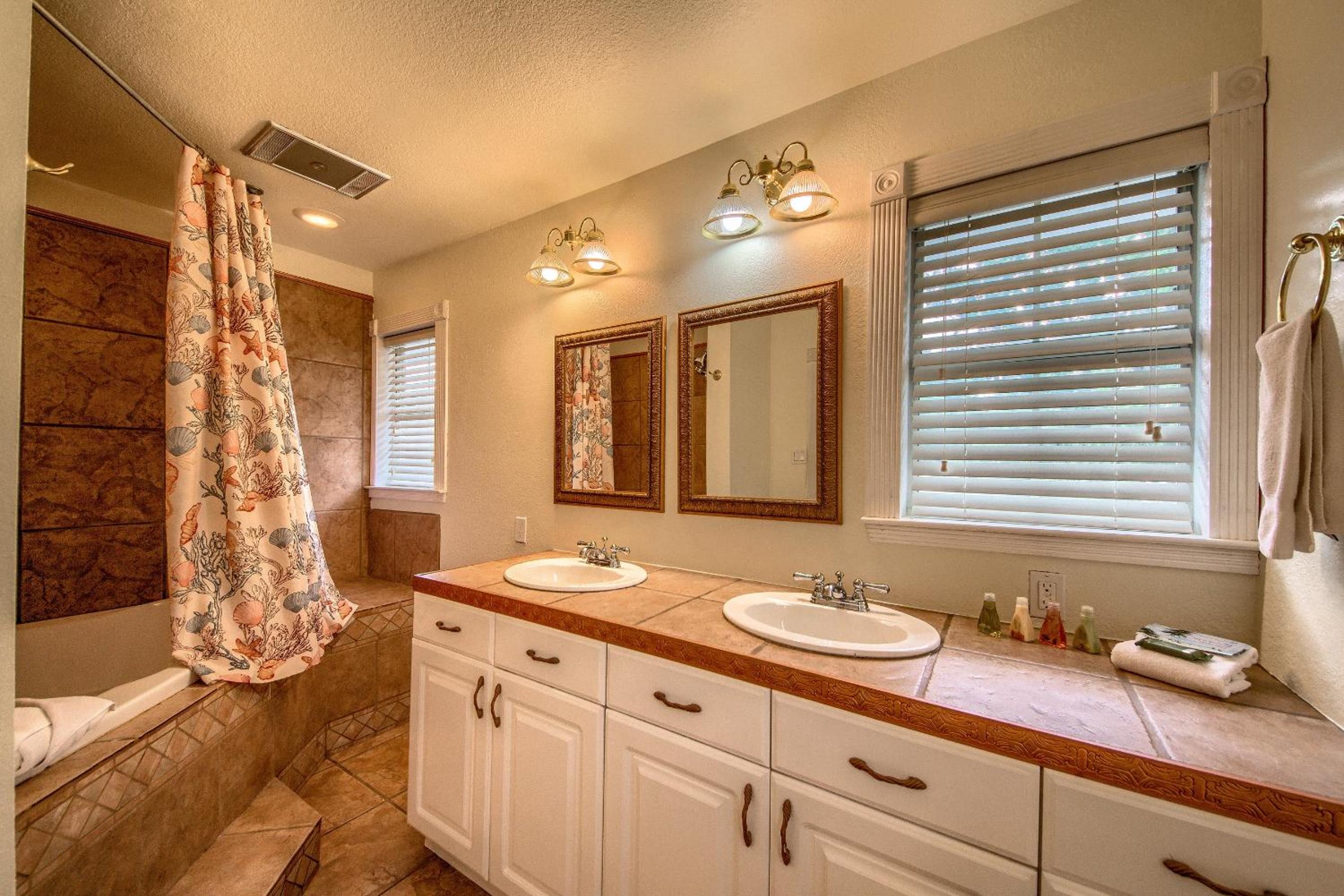 LD 1683 Texas River Haus