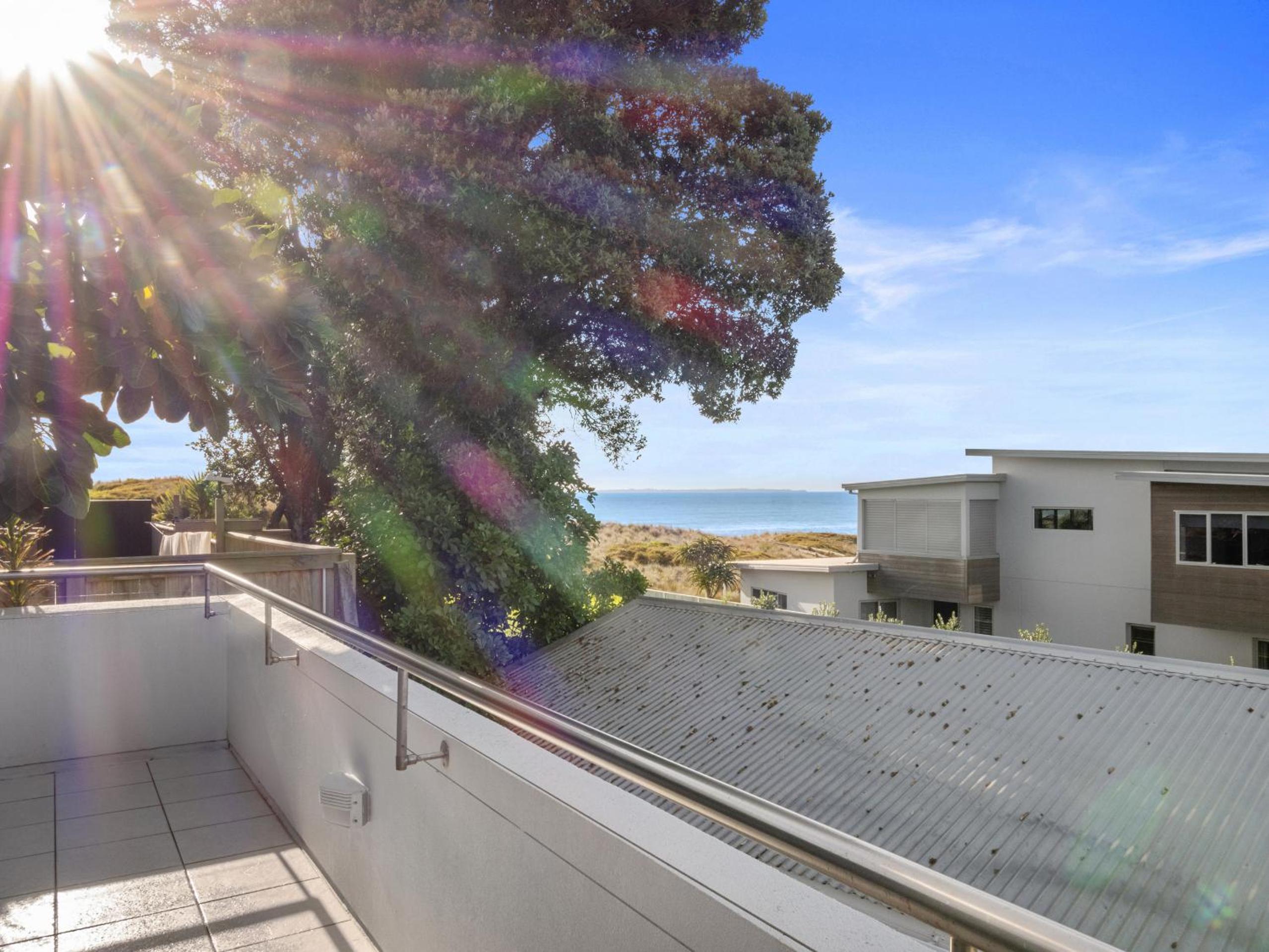 Oceanbreeze Oasis - Mt Maunganui Holiday Home