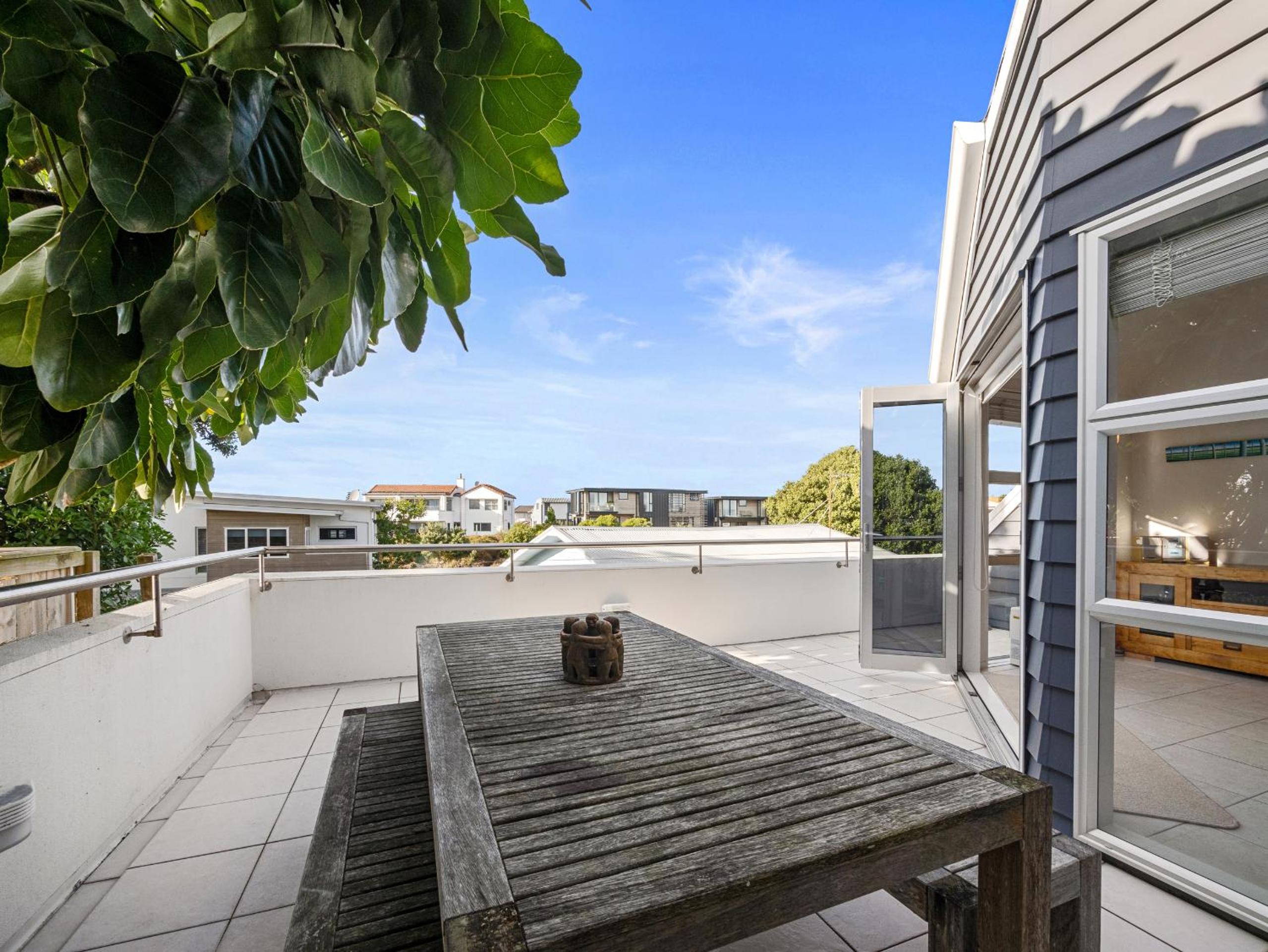 Oceanbreeze Oasis - Mt Maunganui Holiday Home