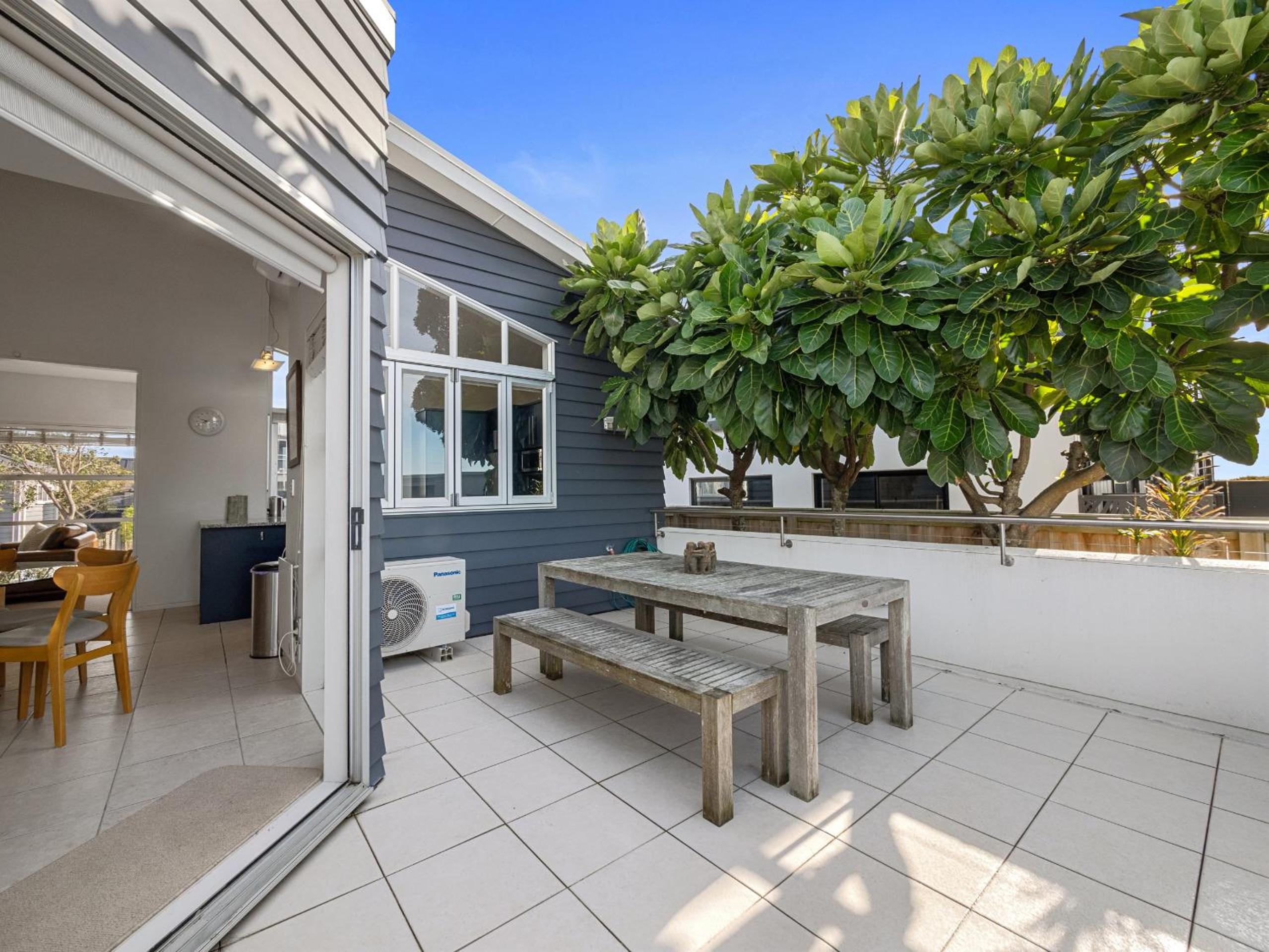 Oceanbreeze Oasis - Mt Maunganui Holiday Home