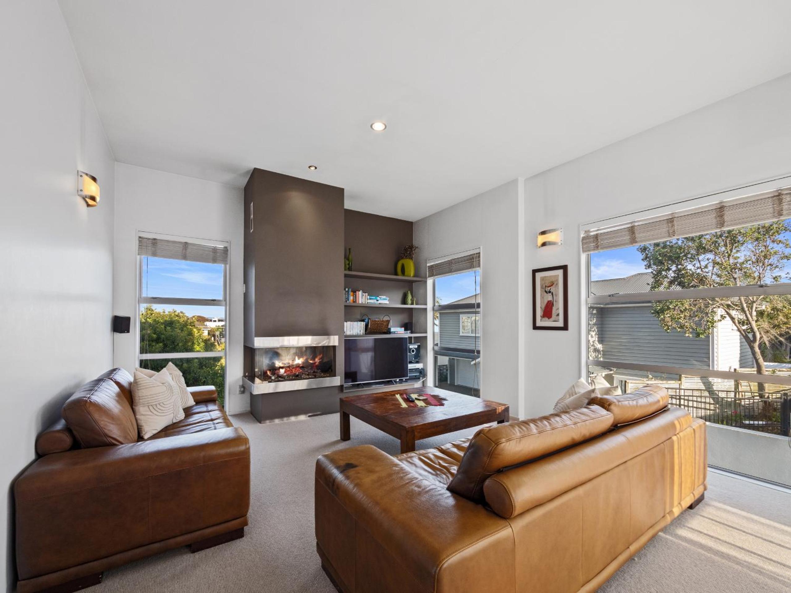 Oceanbreeze Oasis - Mt Maunganui Holiday Home
