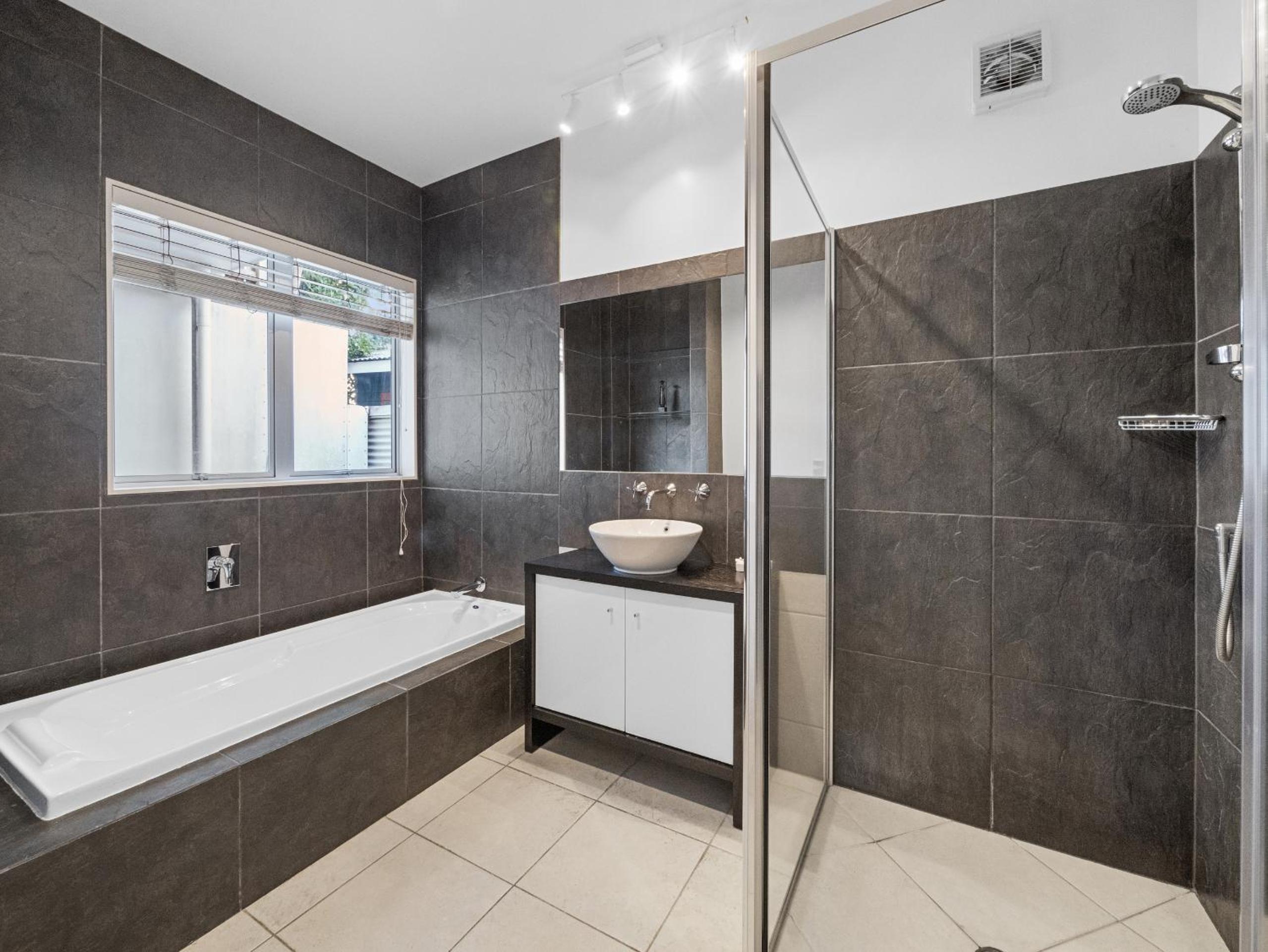 Oceanbreeze Oasis - Mt Maunganui Holiday Home